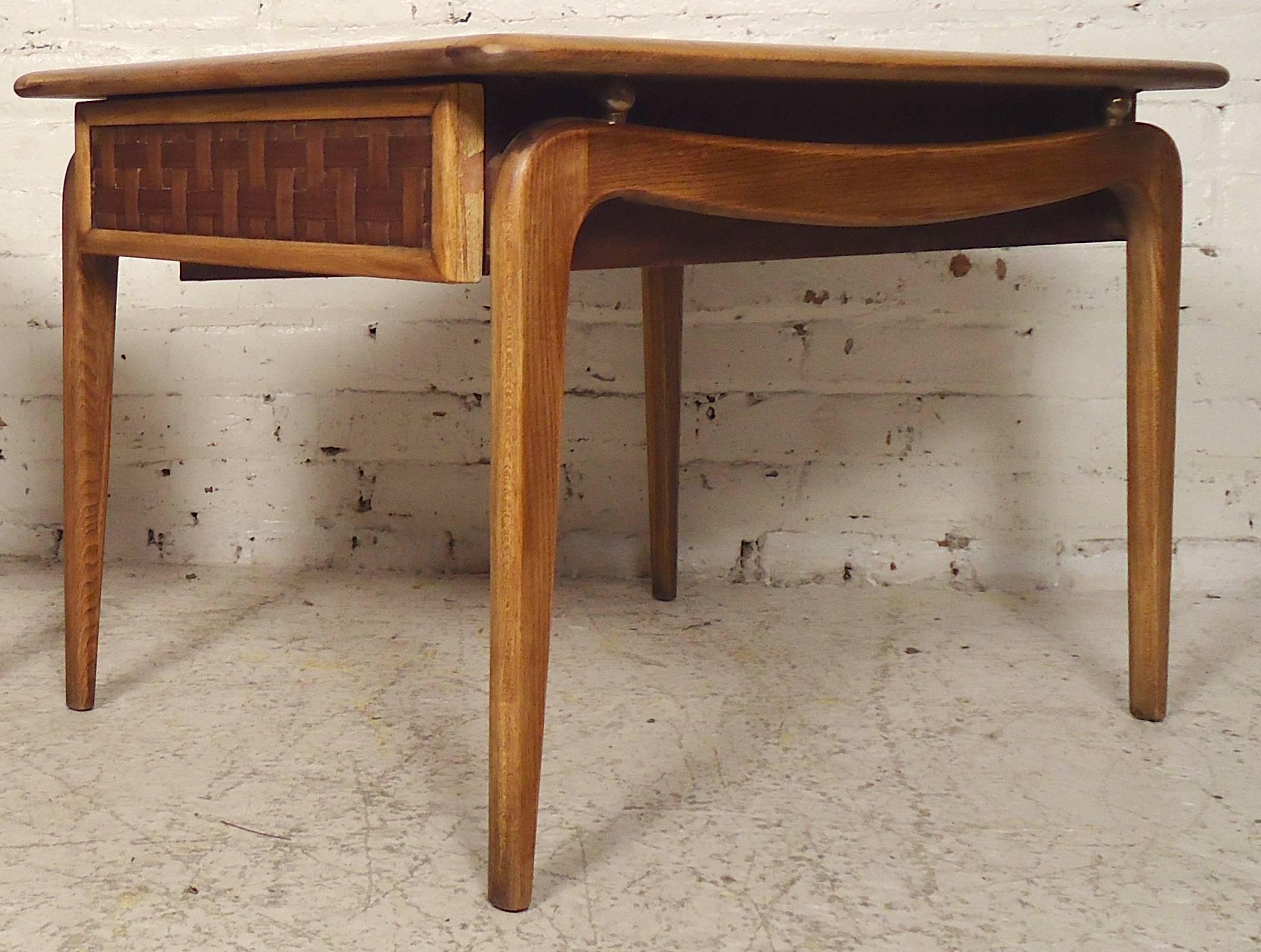 Pair of refinished side tables by Lane for their Acclaim series. Features walnut with oak accent trim and legs, weave front drawer and nicely sculpted legs.
Matching coffee table available.

(Please confirm item location - NY or NJ - with