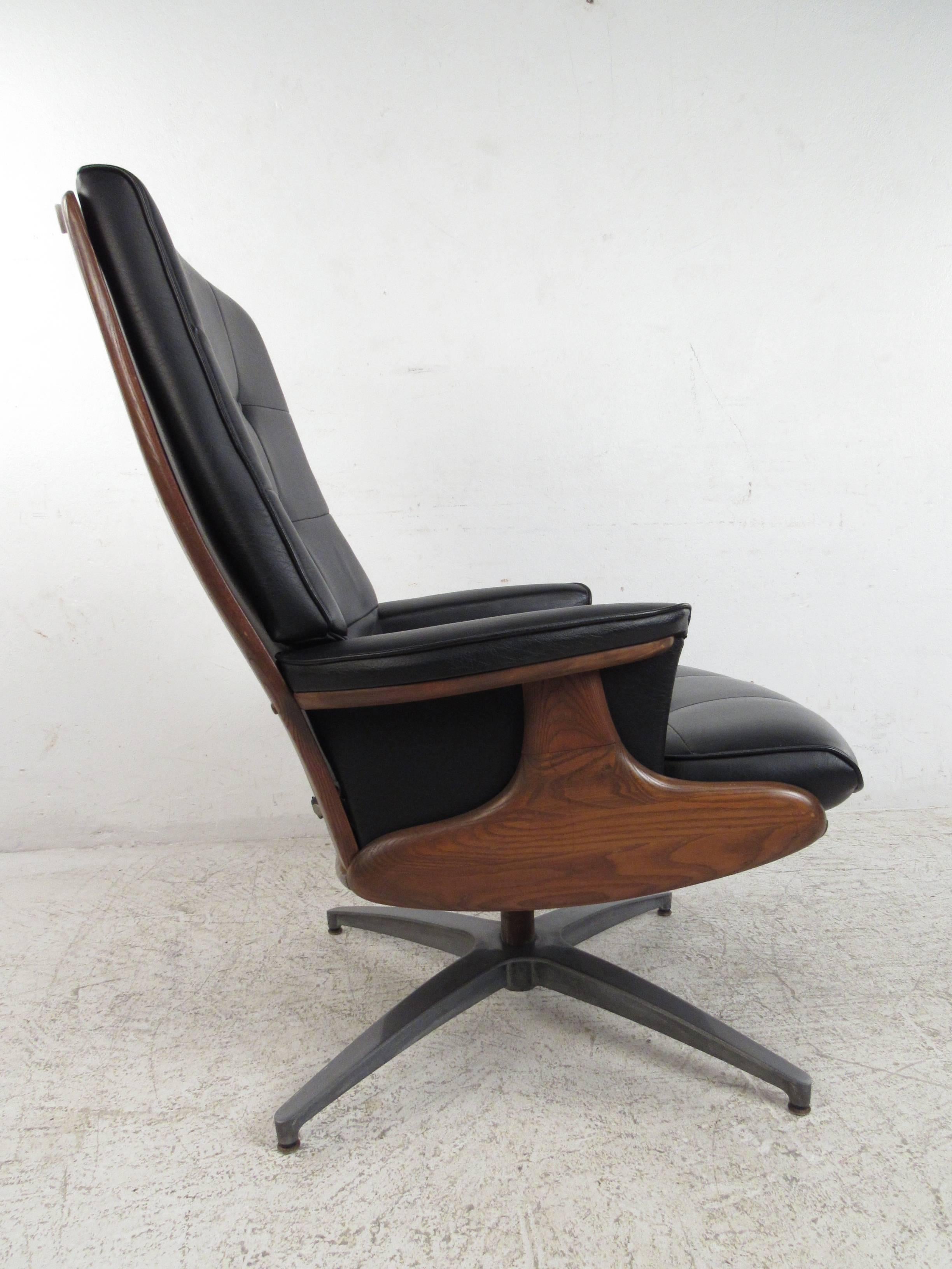 Mid-Century Modern Heywood-Wakefield Swivel Lounge Chair with Ottoman