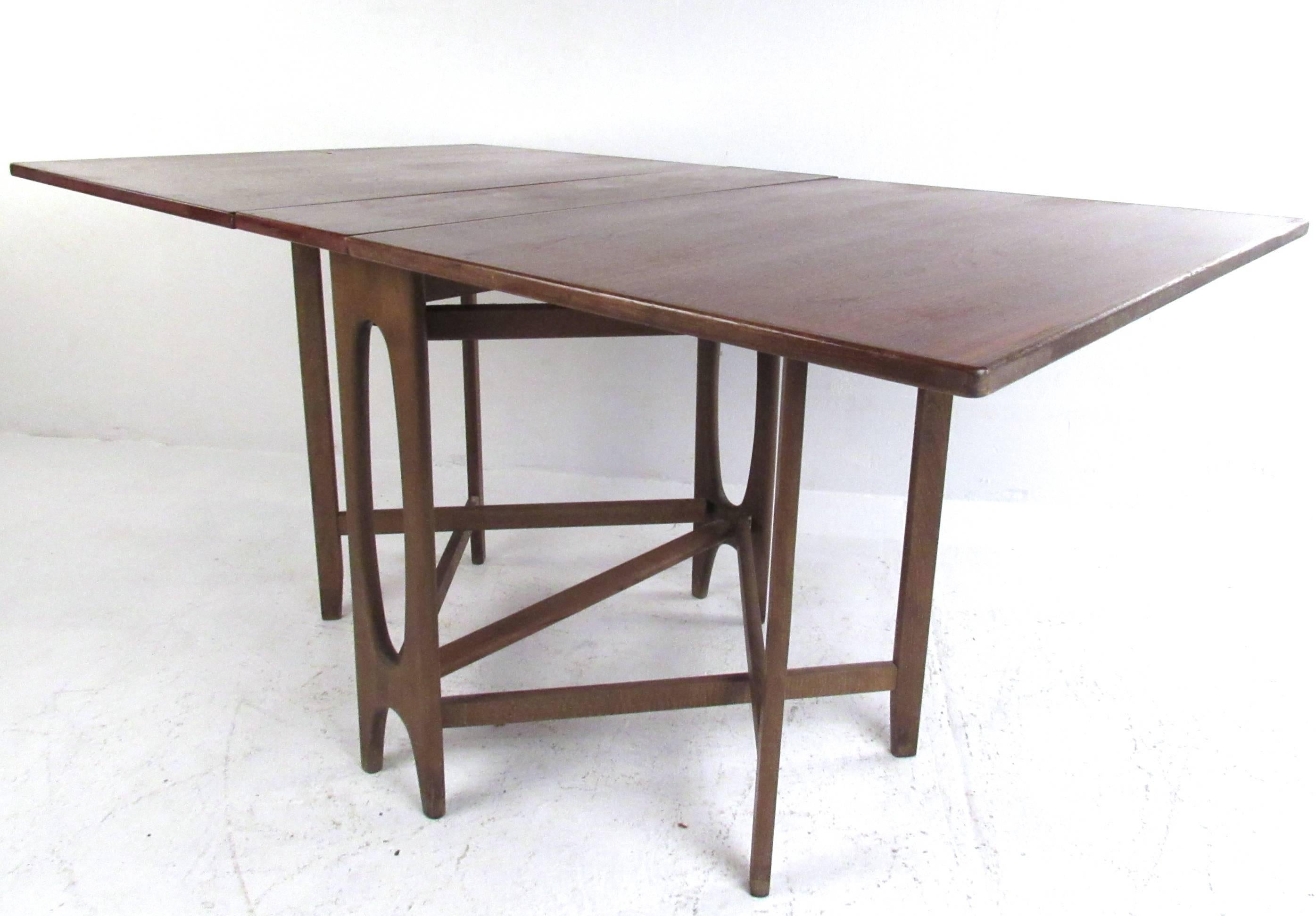 Mid-20th Century Mid-Century Drop Leaf Dining Table by Bendt Winge for Kleppe Møbelfabrikk