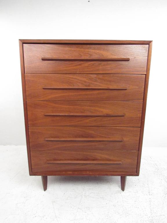 Mid-Century Modern Pair of Widdicomb Bedroom Dressers in the Style of George Nakashima For Sale