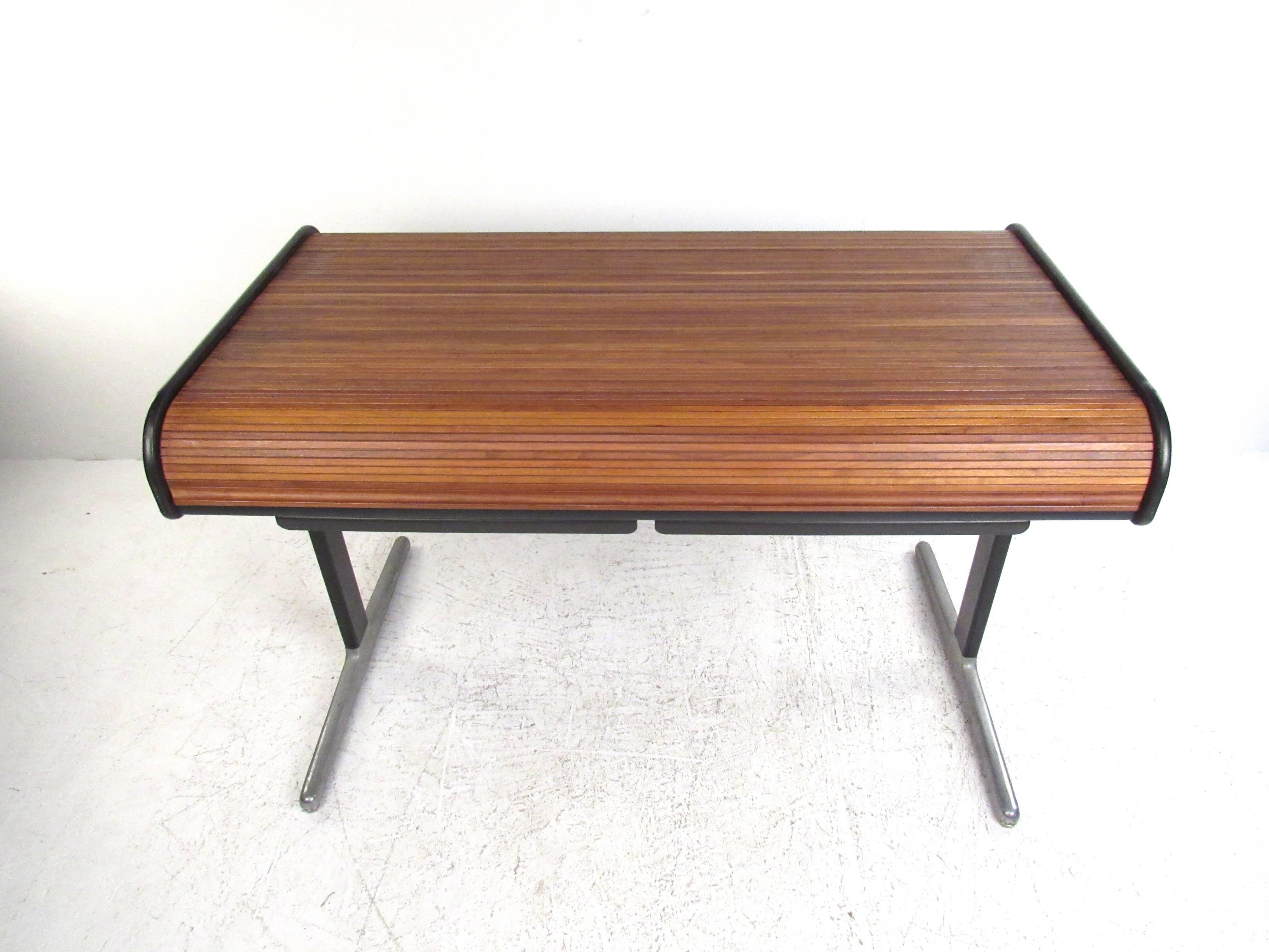 Mid-Century Modern Tambour Roll-Top Desk by George Nelson for Herman Miller In Good Condition In Brooklyn, NY