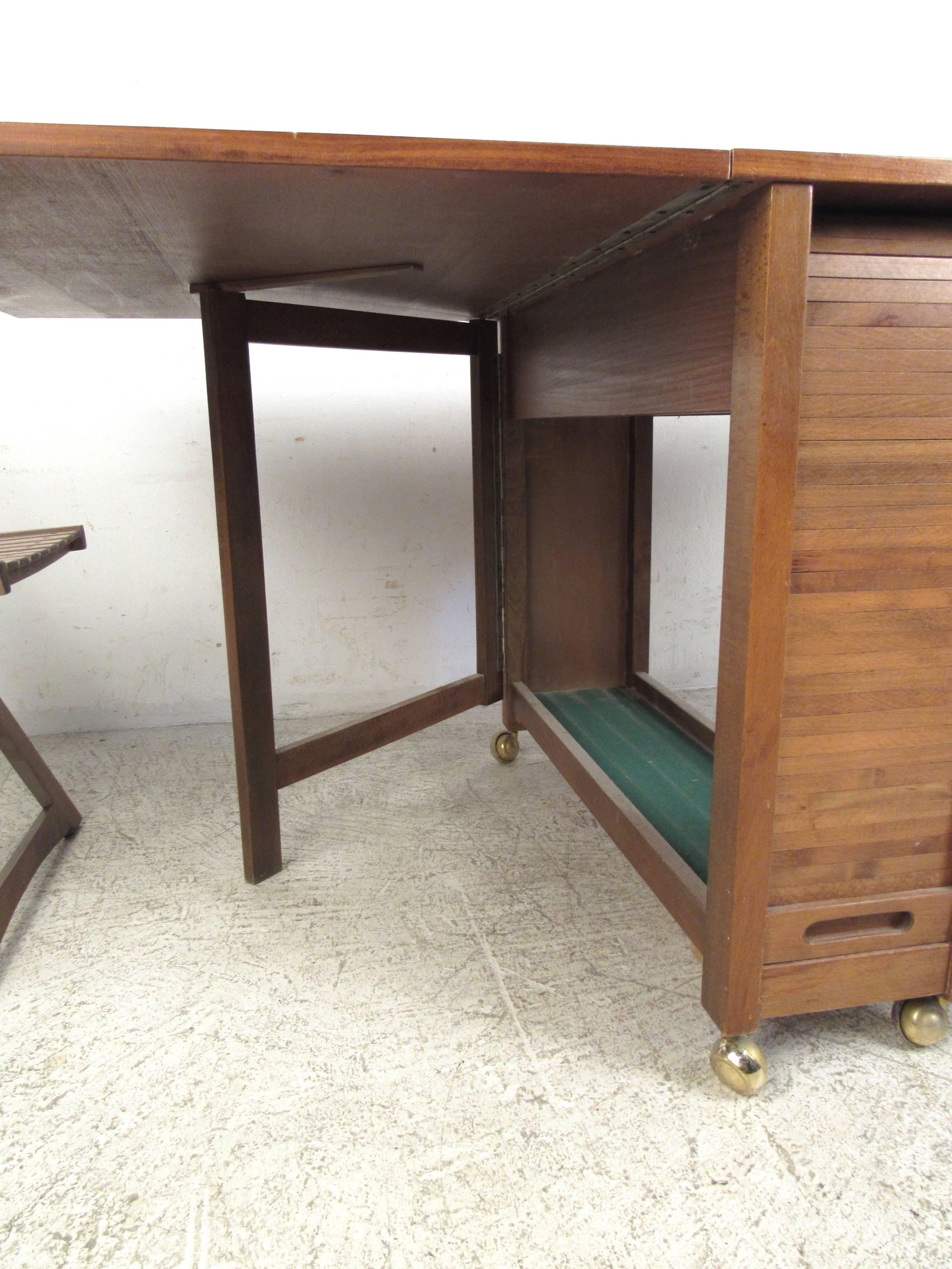 Mid-20th Century Mid-Century Modern Drop-Leaf Table with Chairs