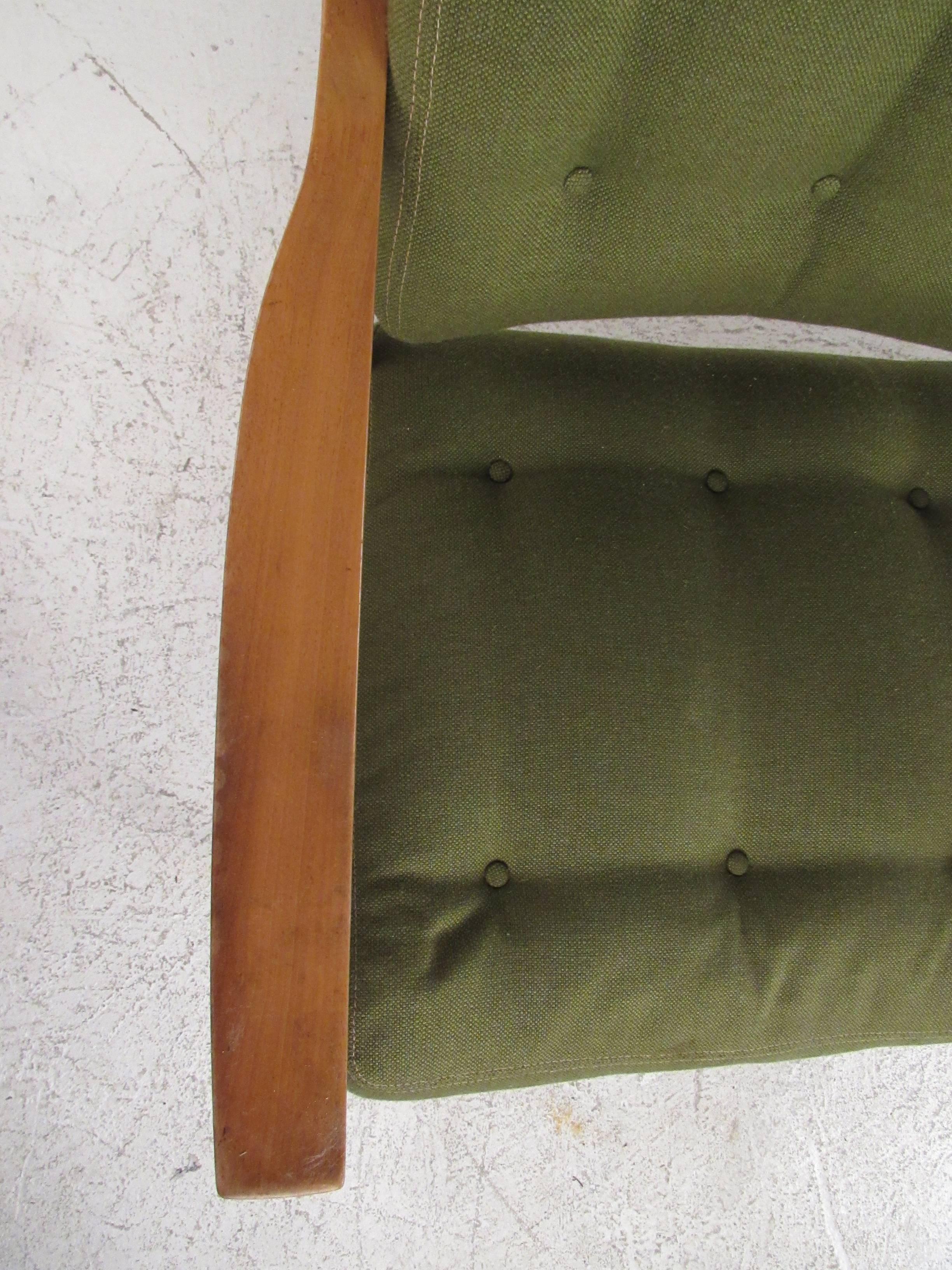 Pair of Vintage Tufted Lounge Chairs by Gunlocke 2
