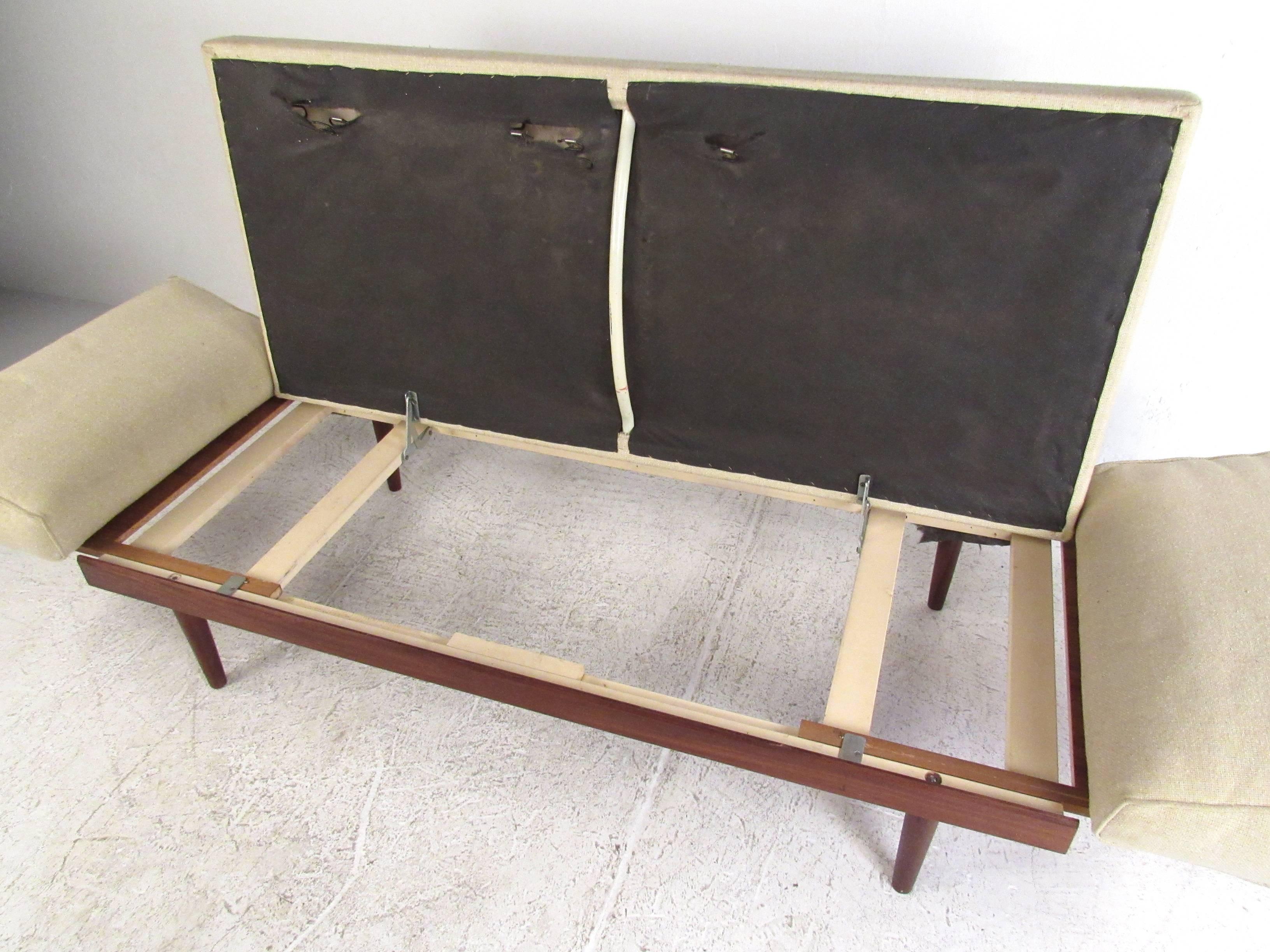 Mid-Century Modern Peter Hvidt Style Daybed 1