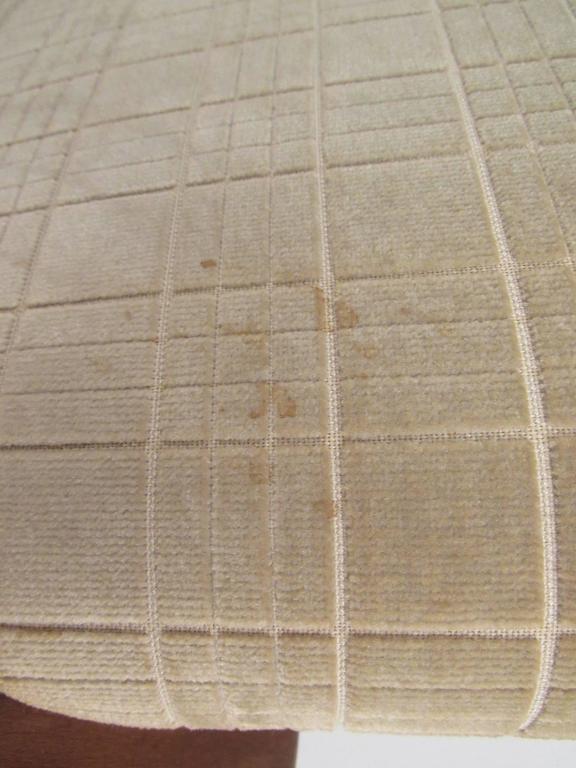 Unique Mid-Century Modern Lounge Chair For Sale at 1stDibs