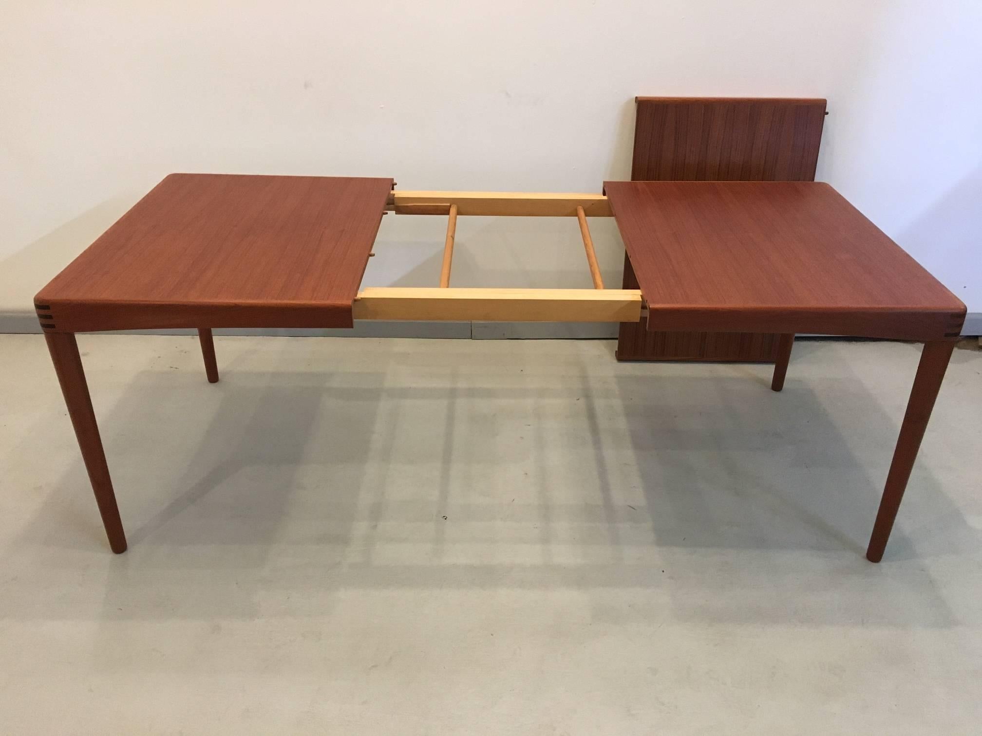 H.W. Klein Danish Dining Set In Good Condition In Brooklyn, NY