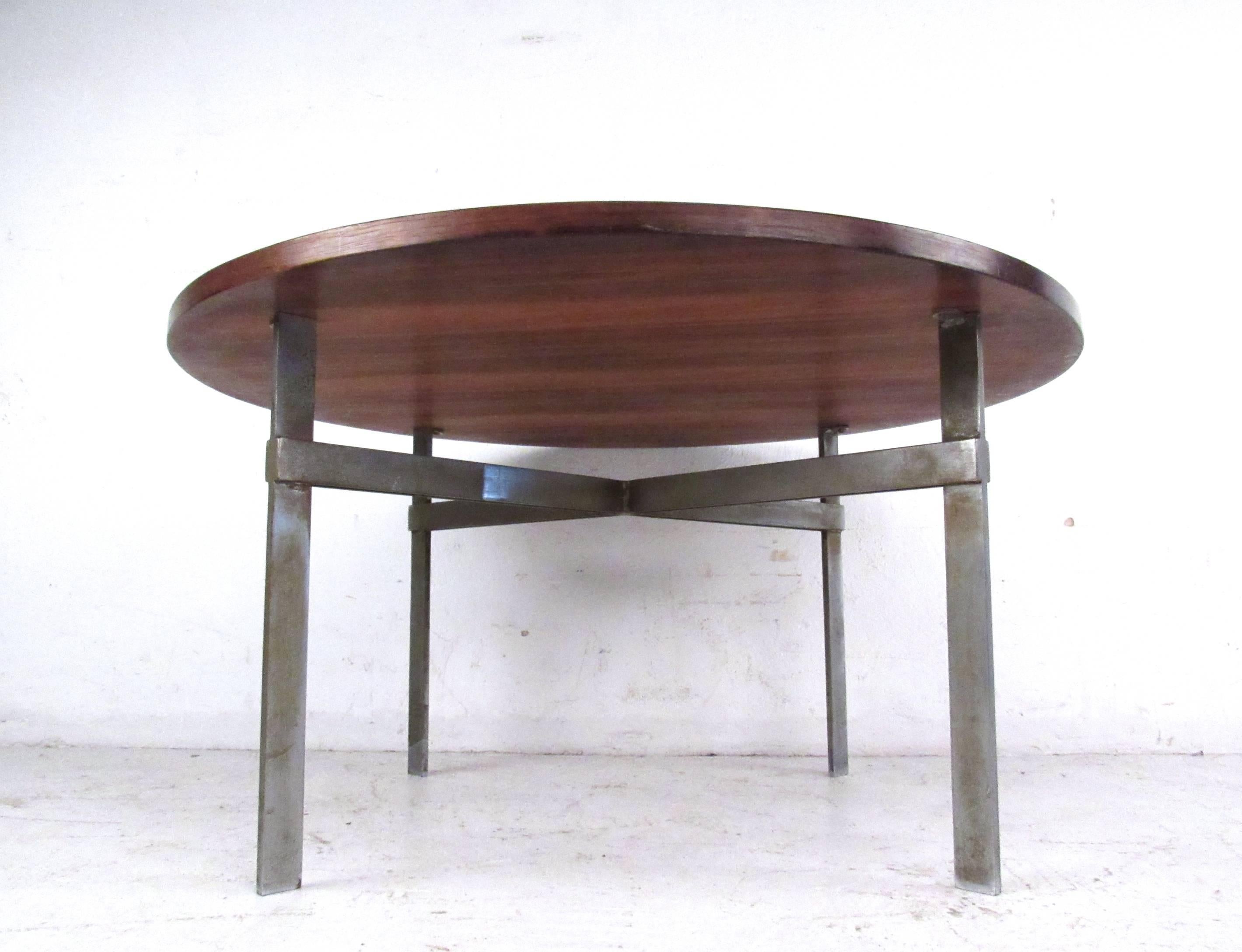 Late 20th Century Vintage Rosewood Cocktail Table