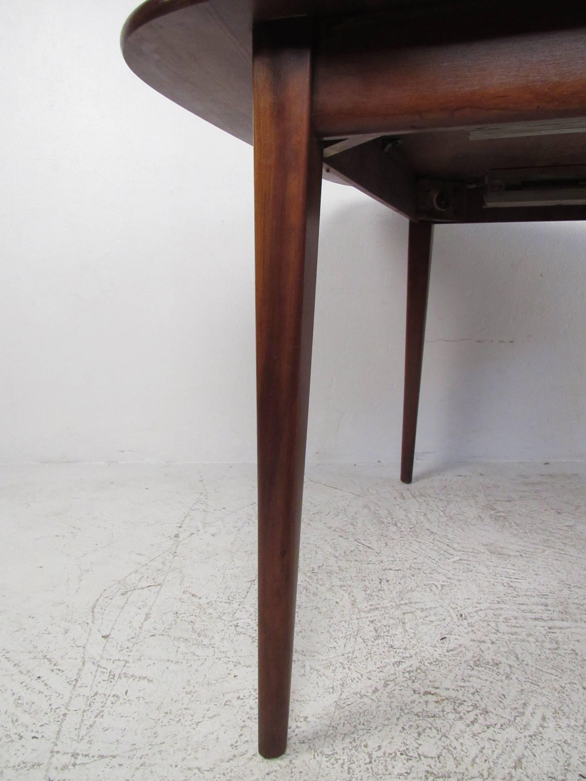 Mid-Century Modern Dining Set by Heywood Wakefield 2