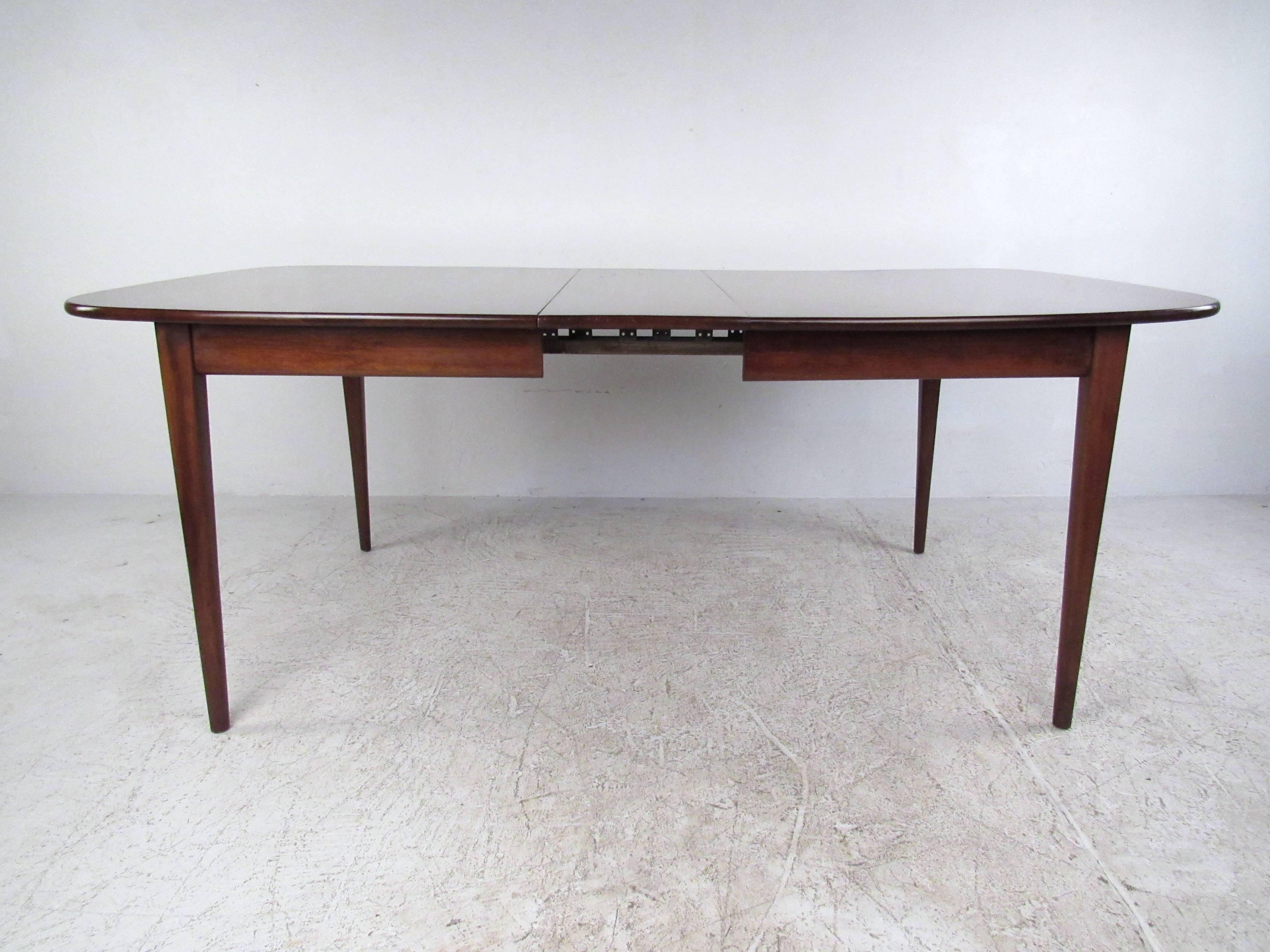 Mid-Century Modern Dining Set by Heywood Wakefield In Good Condition In Brooklyn, NY
