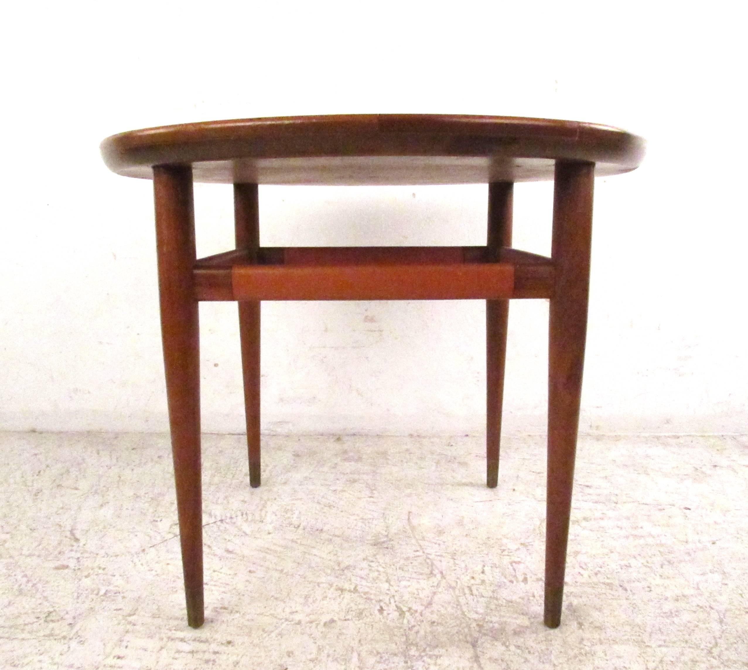 Late 20th Century Mid-Century Modern Leather Top End Table by Henredon