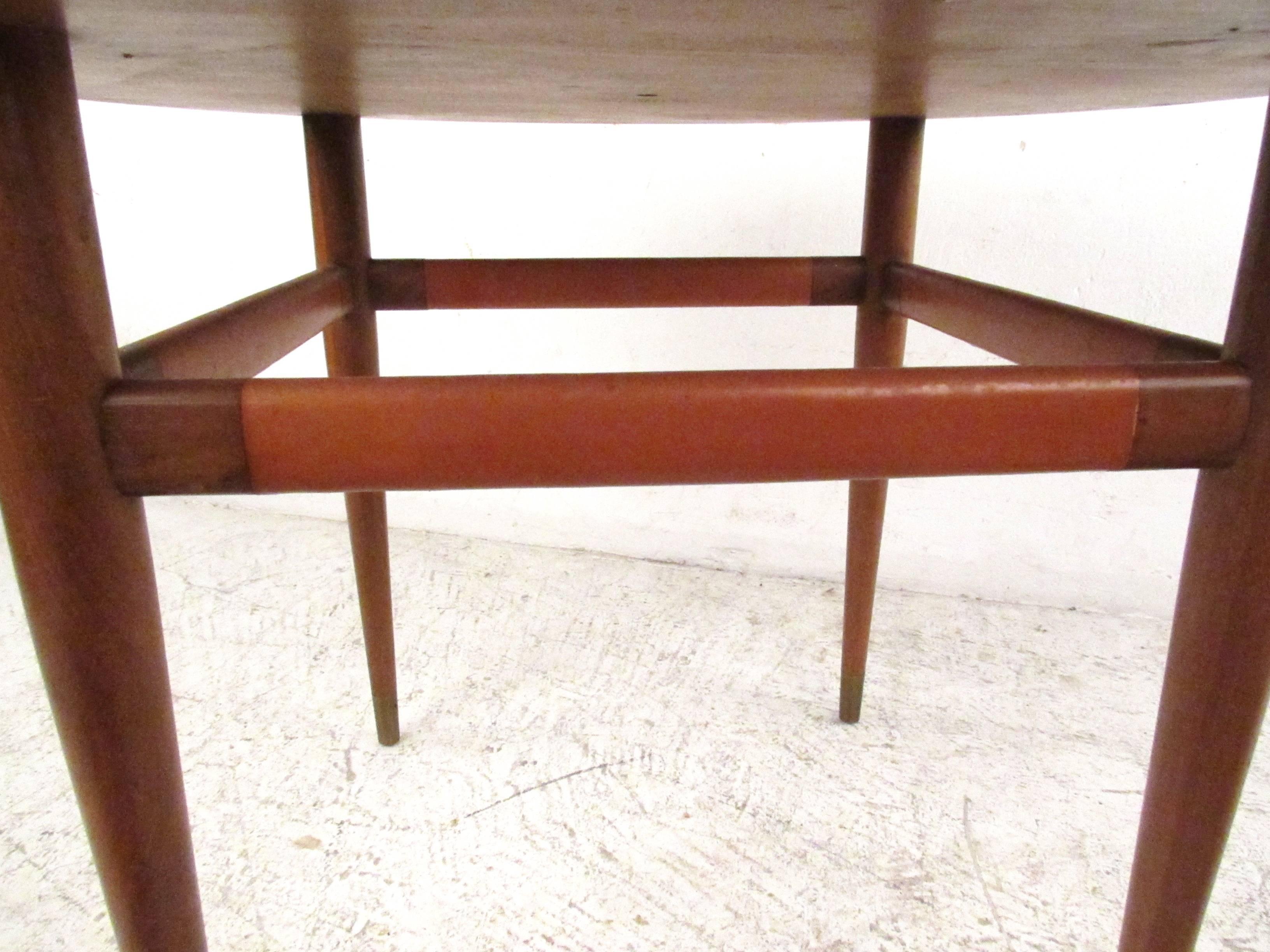 Mid-Century Modern Leather Top End Table by Henredon 1