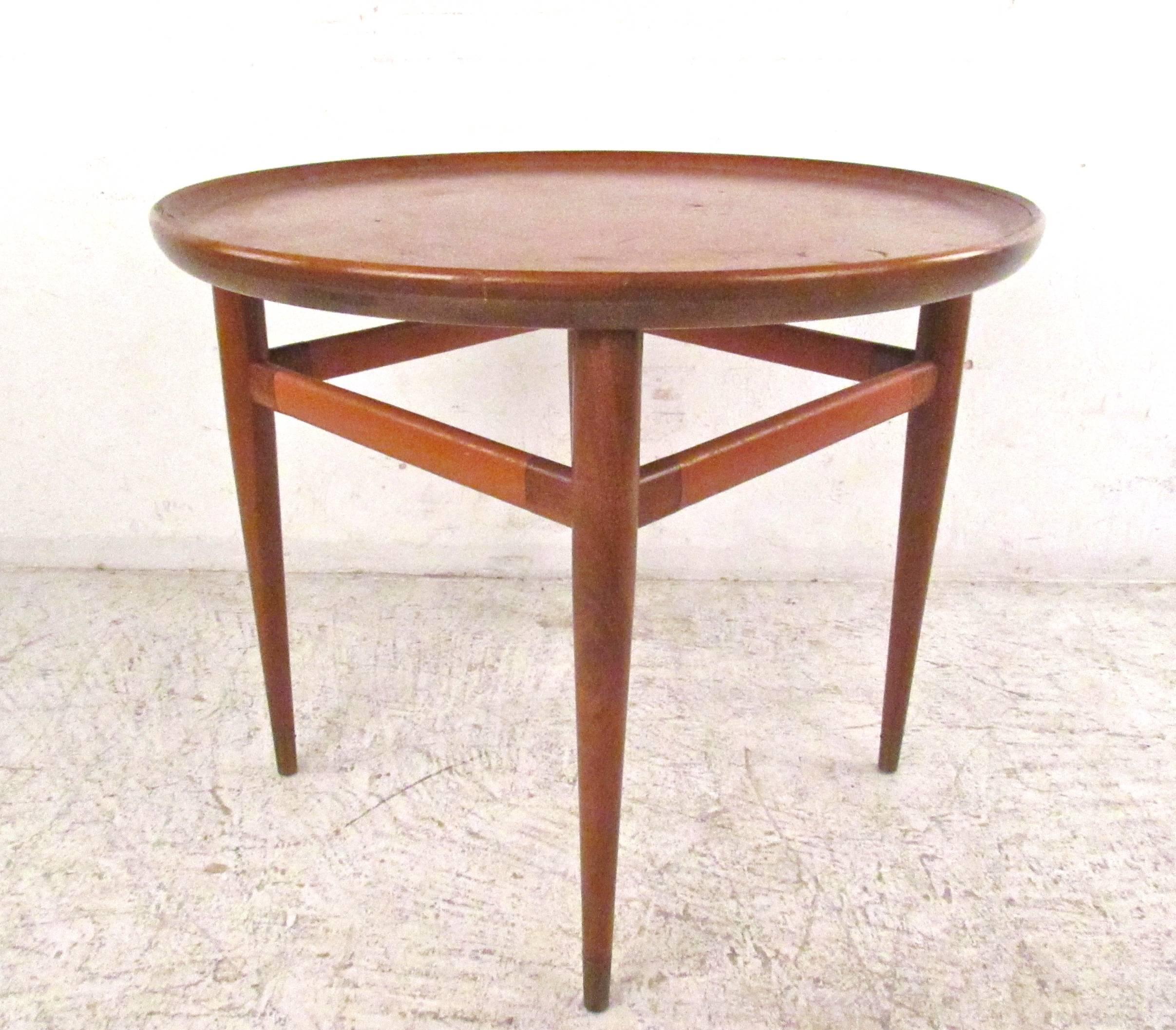 American Mid-Century Modern Leather Top End Table by Henredon
