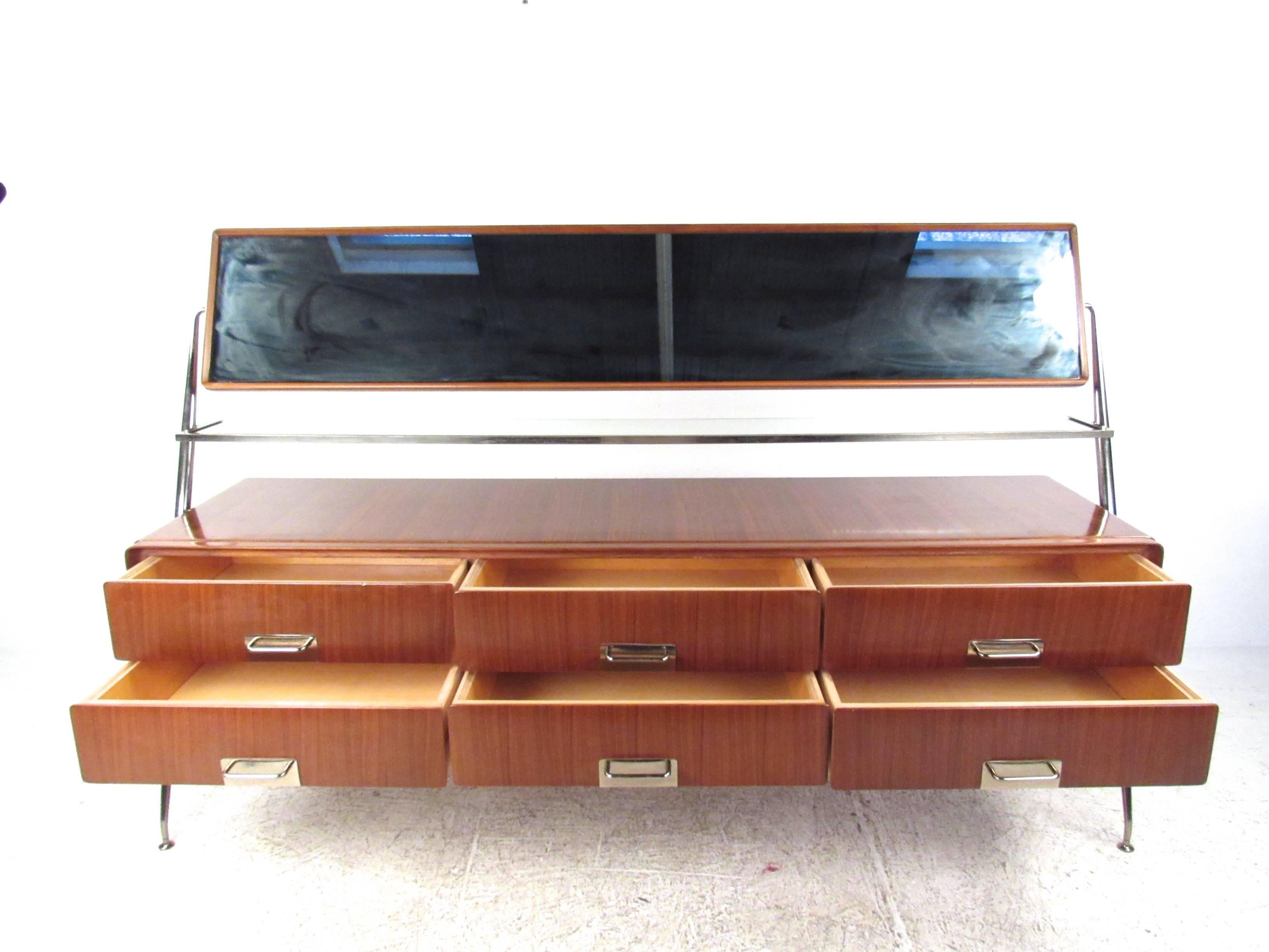 Italian Bedroom Dresser with Vanity Mirror by Silvio Cavatorta In Good Condition In Brooklyn, NY