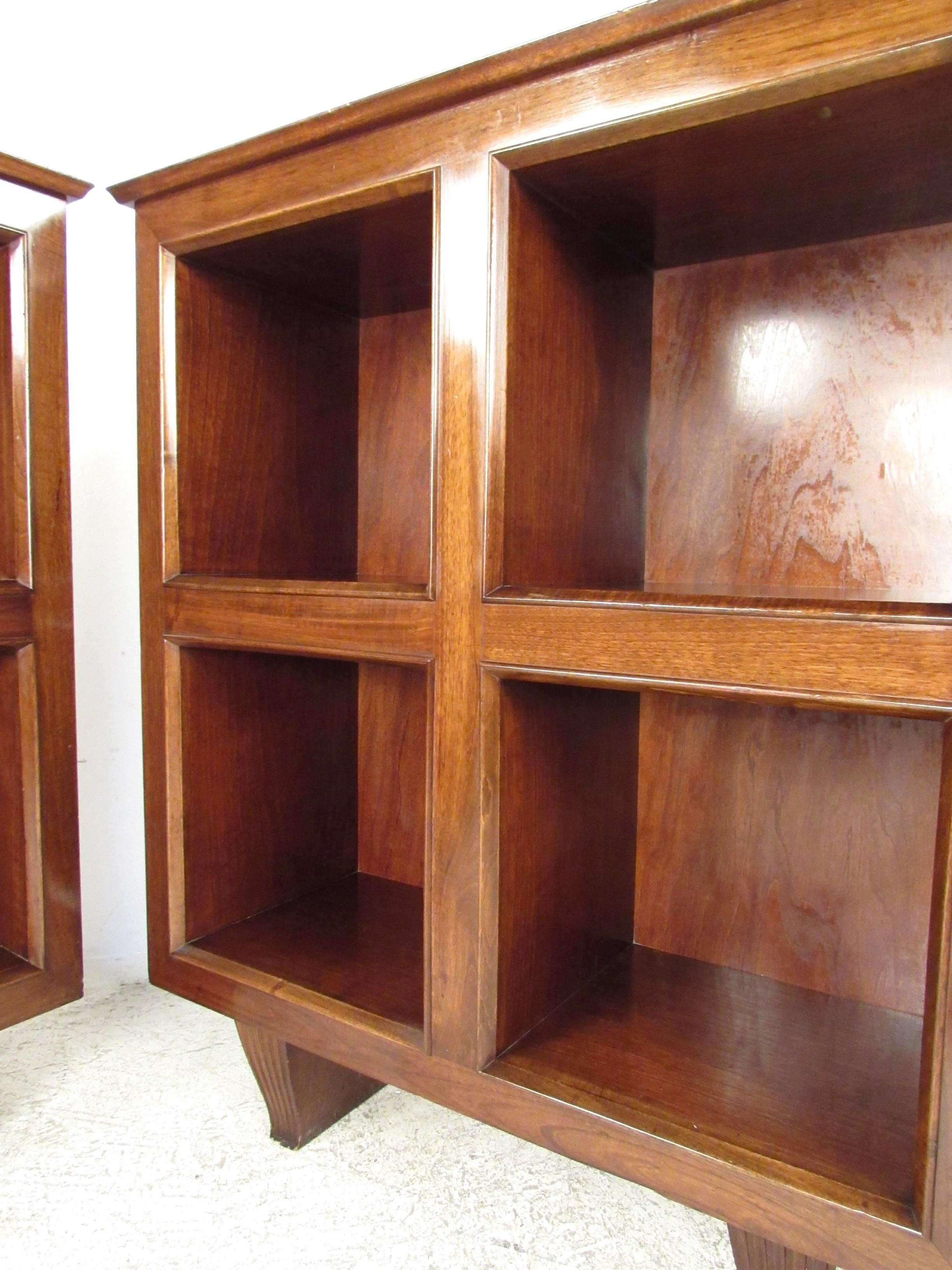 Pair of Vintage Low Bookcases In Good Condition In Brooklyn, NY