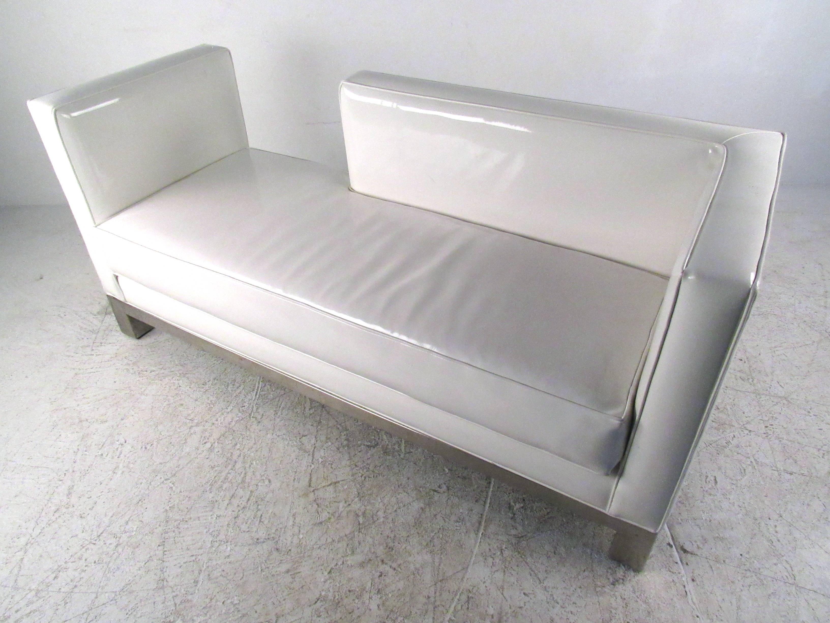 Mid-Century Modern Style Chaise Lounge Sofa 1