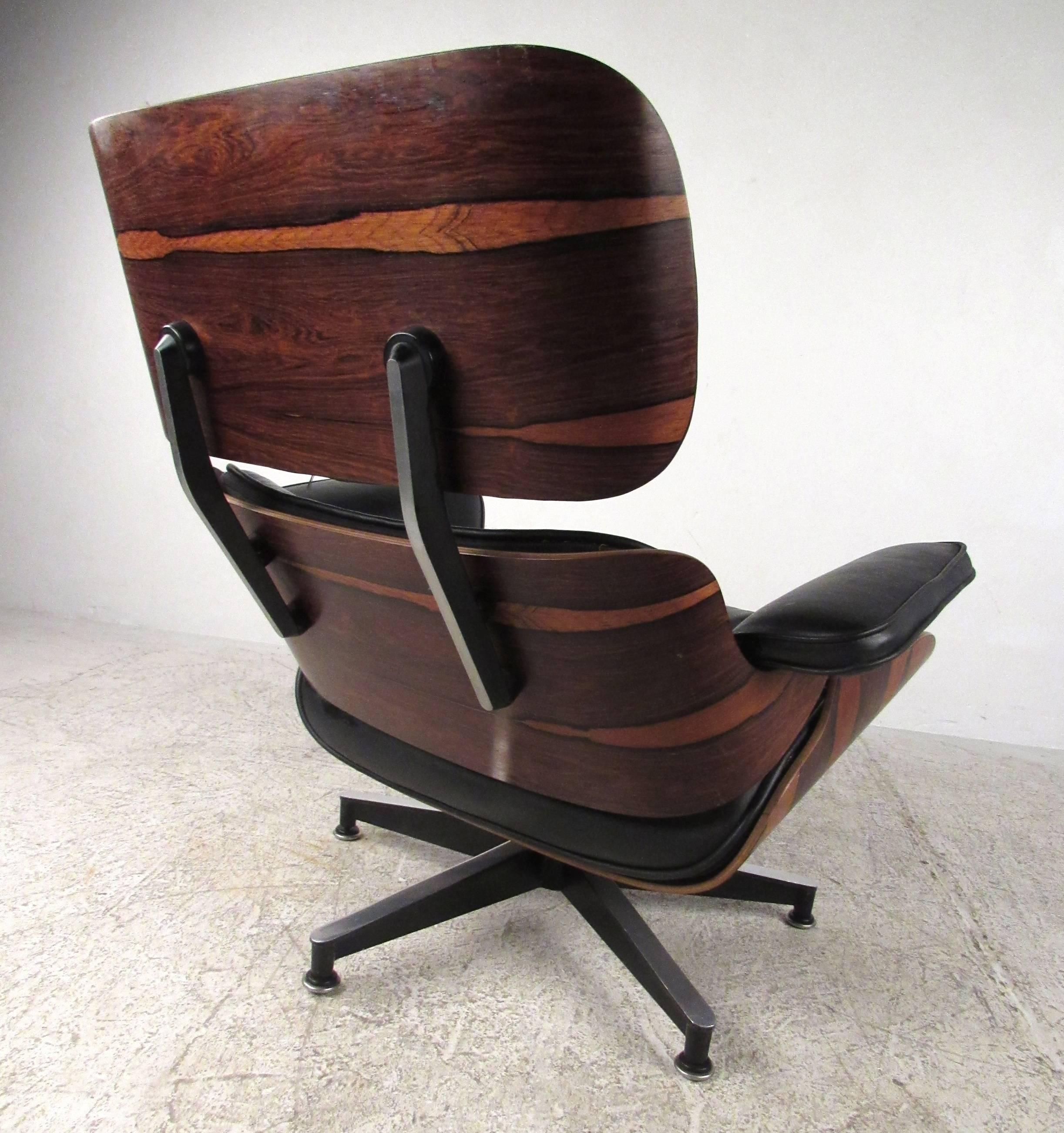 Mid-Century Modern Herman Miller 670 Lounge Chair with Ottoman by Charles Eames