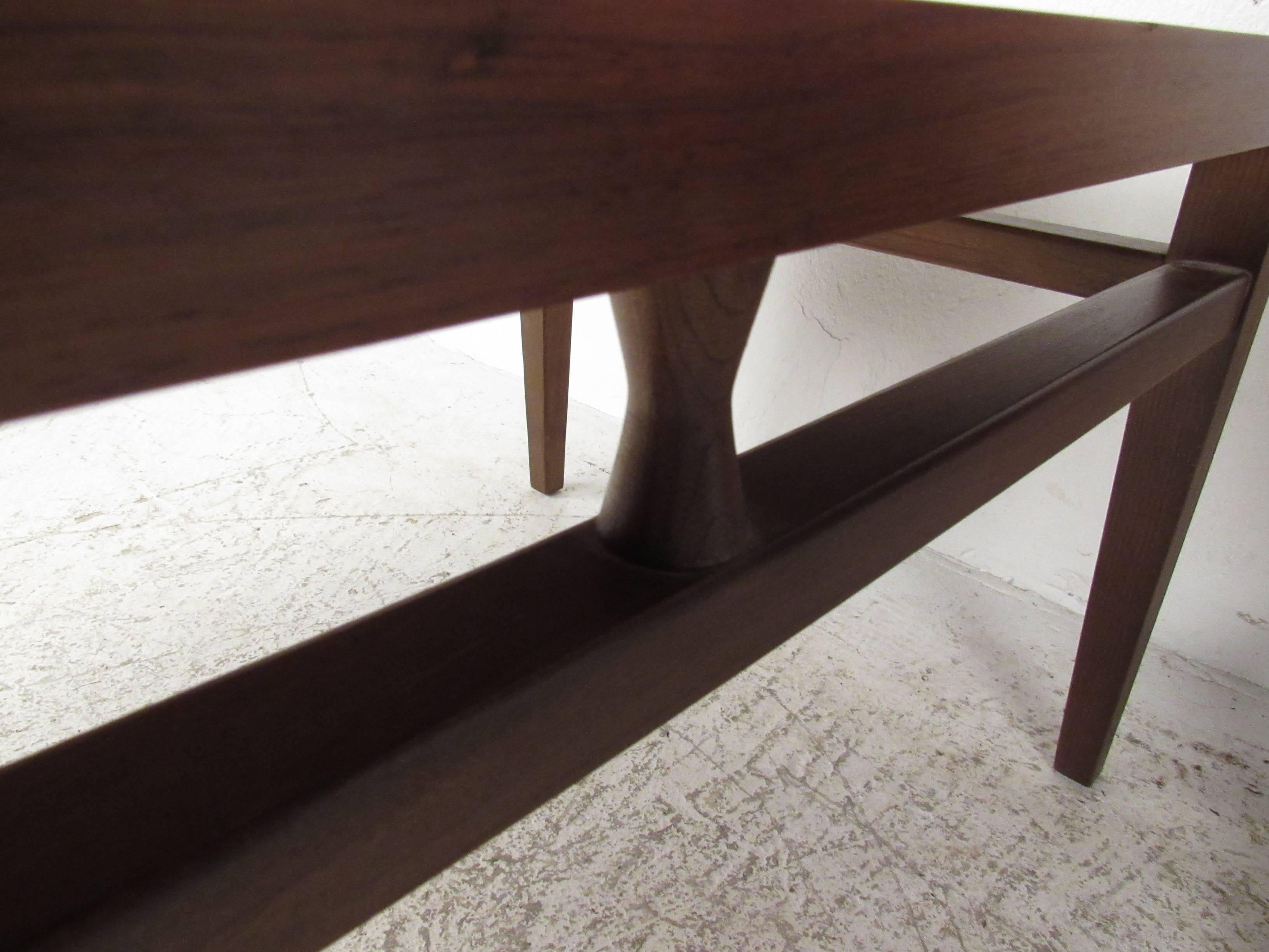 Vintage Modern Two-Tier End Tables by Lane In Good Condition In Brooklyn, NY