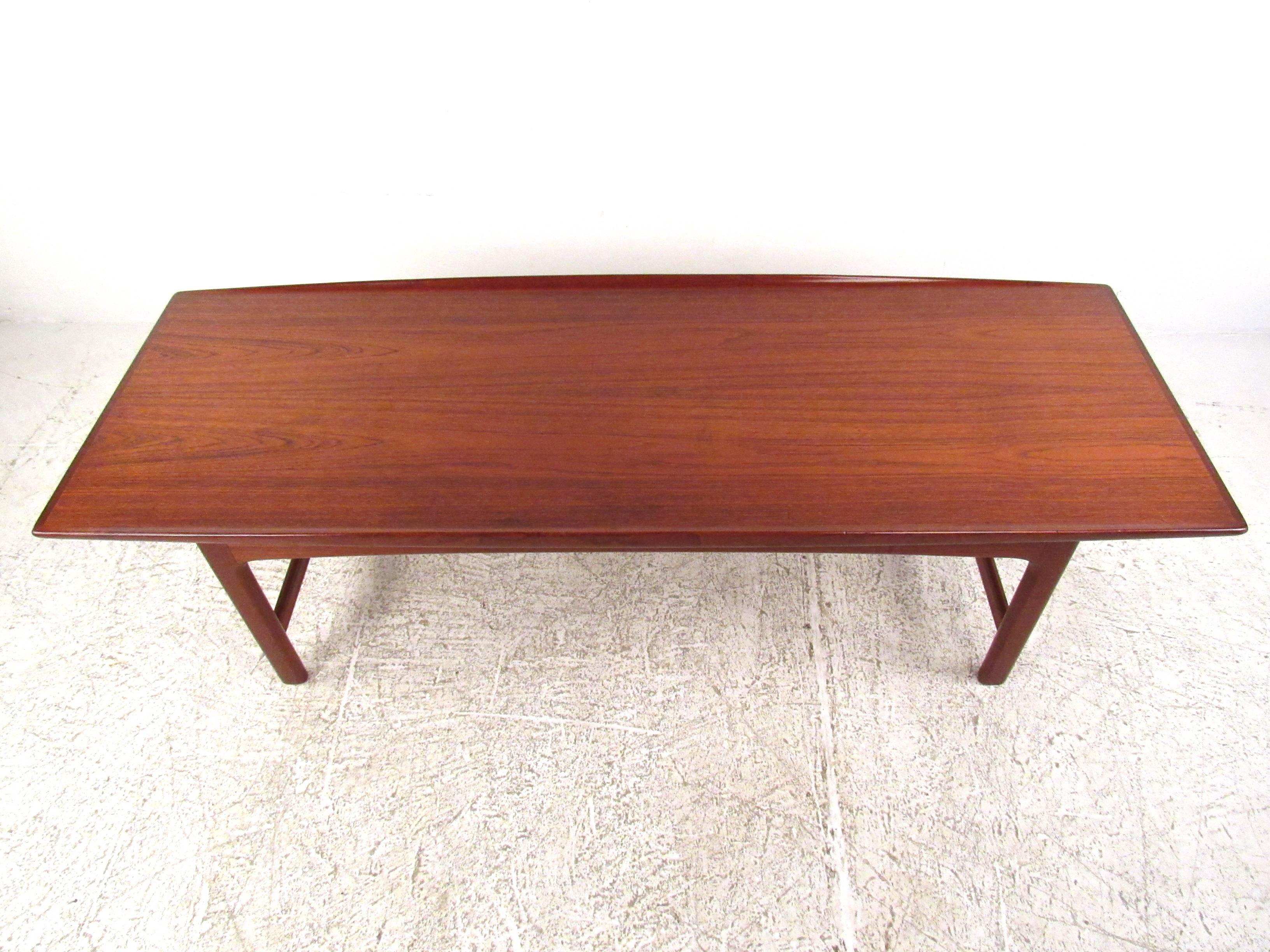 dux coffee table