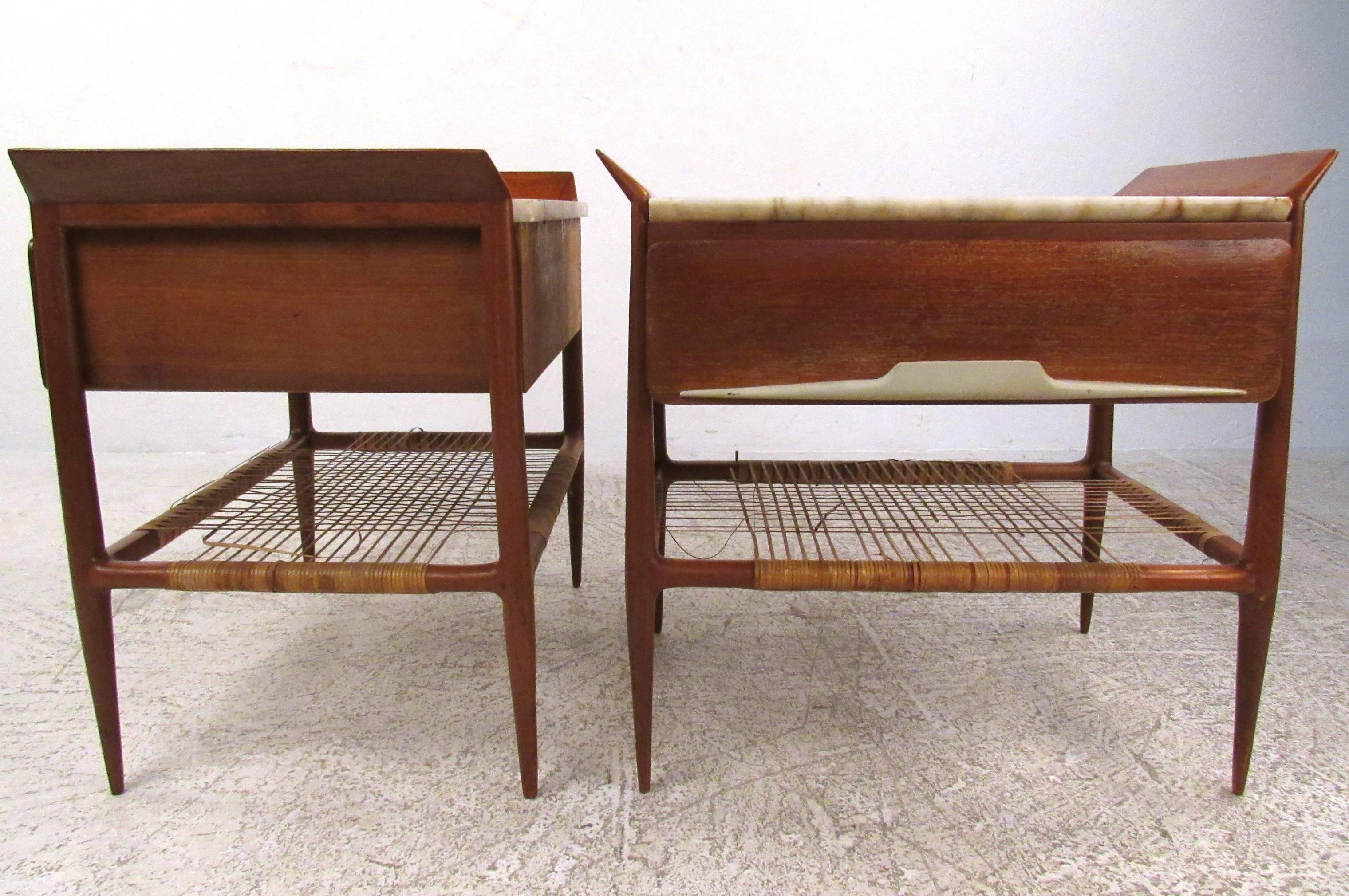 Pair of Mid-Century Modern Italian Nightstands with Marble Tops In Good Condition In Brooklyn, NY