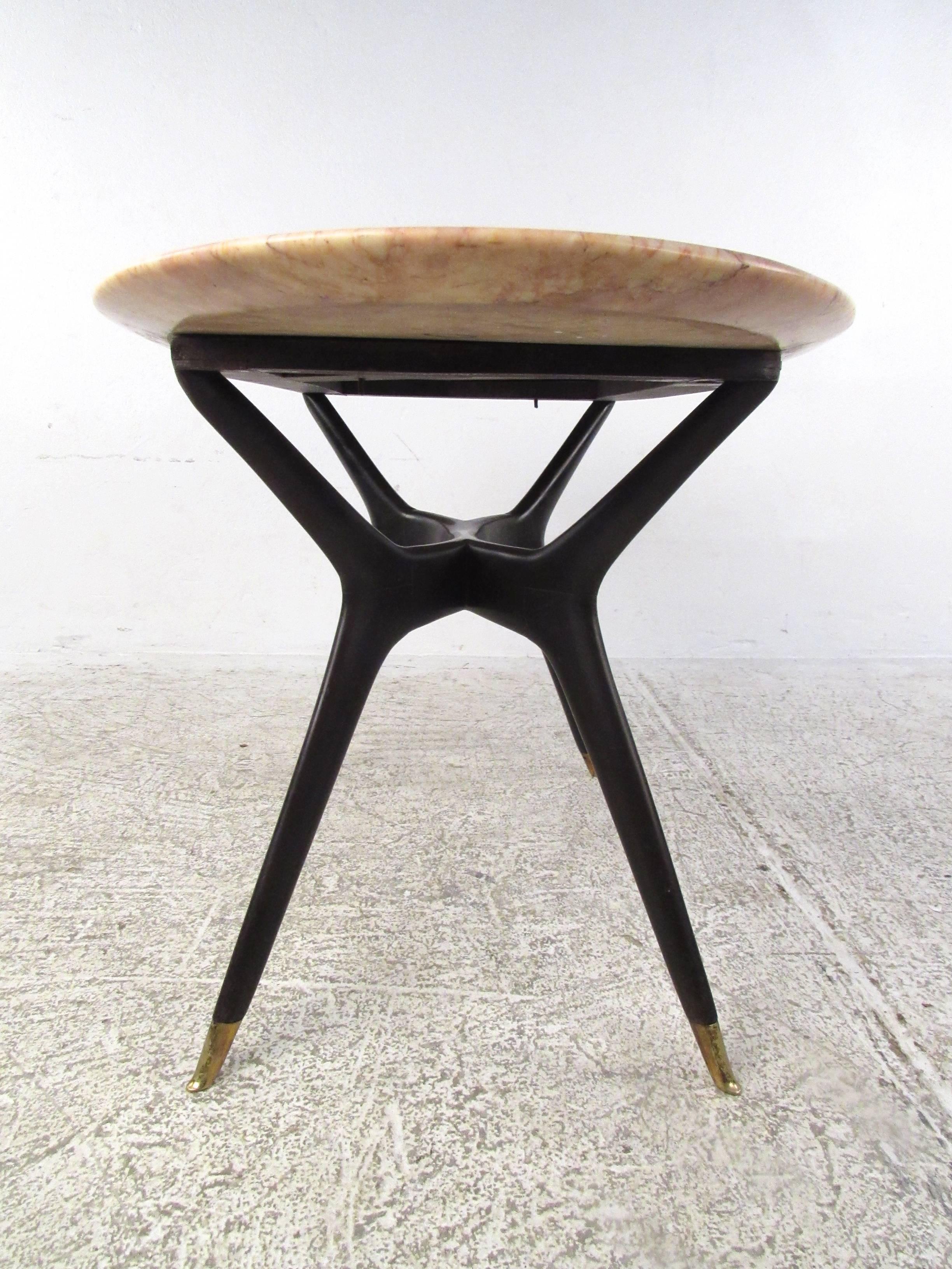 Mid-Century Modern Italian Marble Coffee Table in the Style of Ico Parisi In Good Condition In Brooklyn, NY
