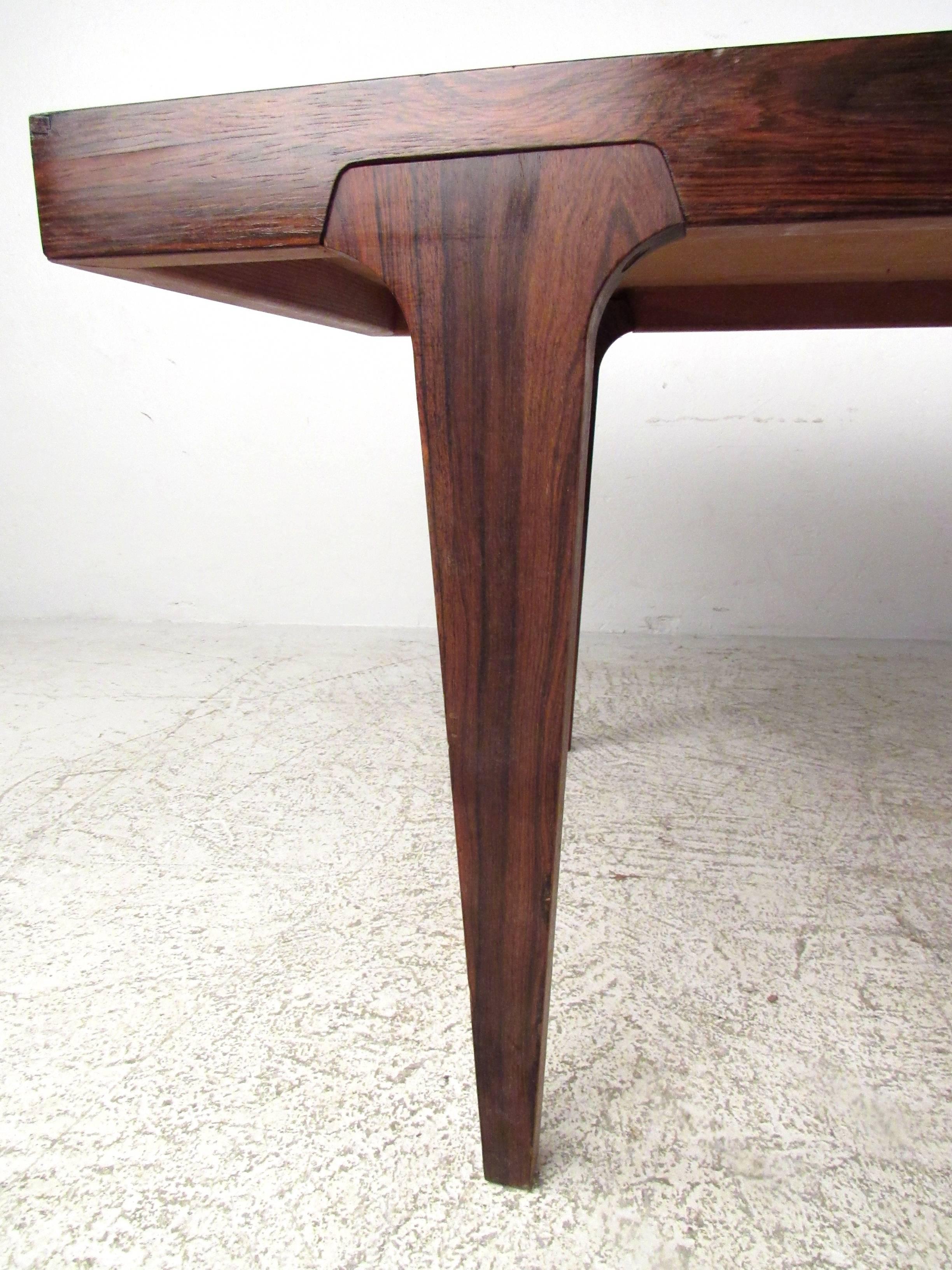 Danish Modern Rosewood Coffee Table in the Style of Johannes Andersen For Sale 1