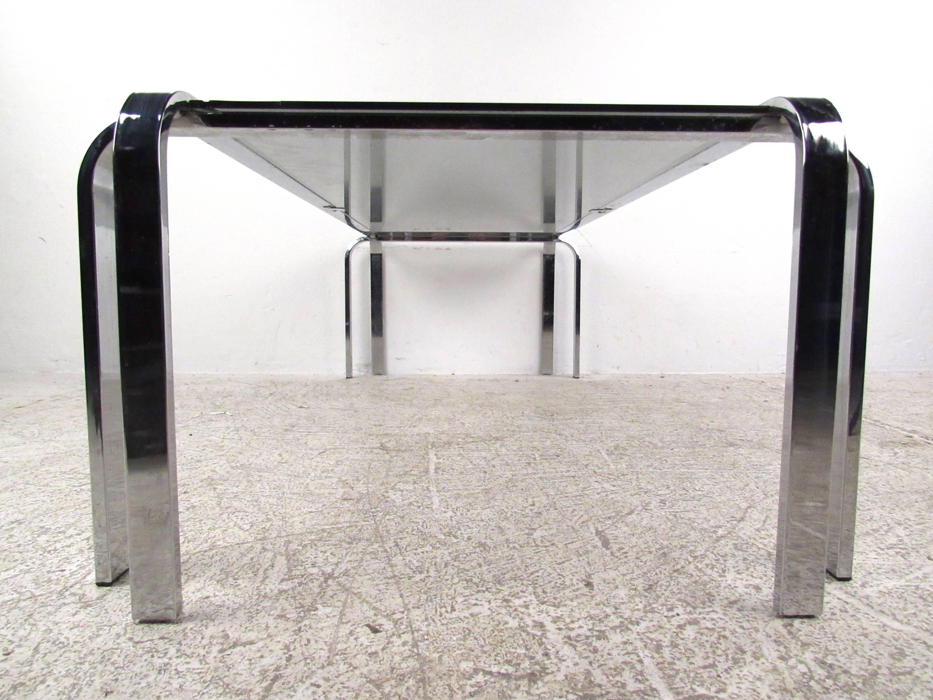 20th Century  Mid-Century Modern Chrome and Glass Cocktail Table For Sale