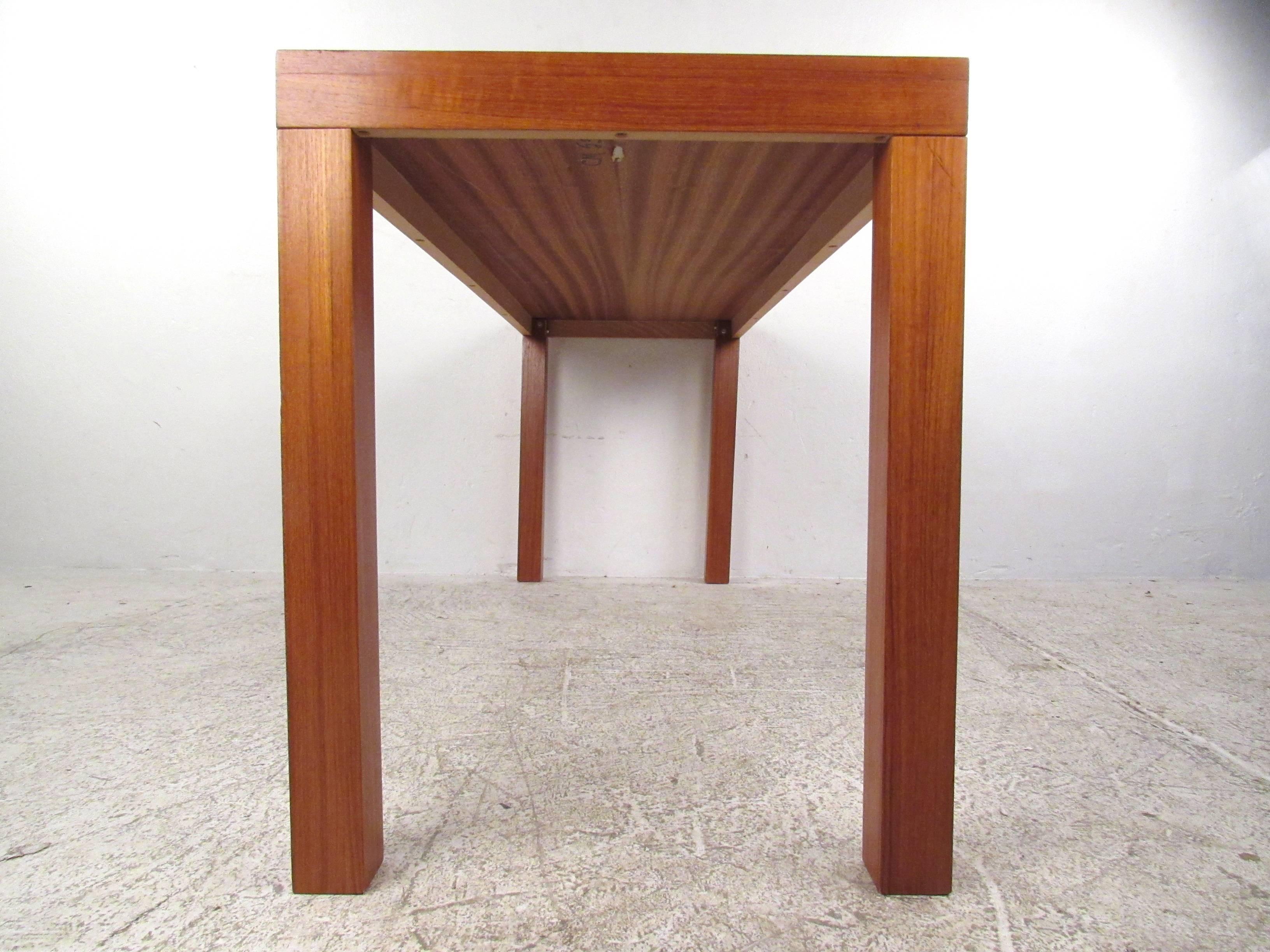 20th Century Mid-Century Modern Style Natural Wood Finish Console Table For Sale