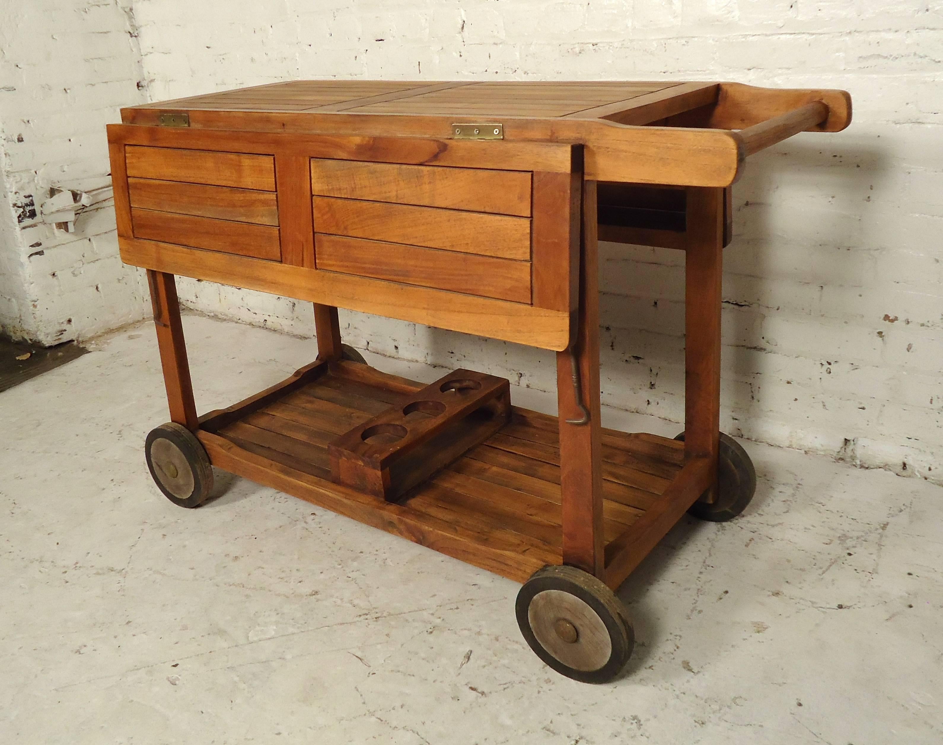 Mid-Century Modern Drop-Leaf Rolling Cart In Good Condition In Brooklyn, NY