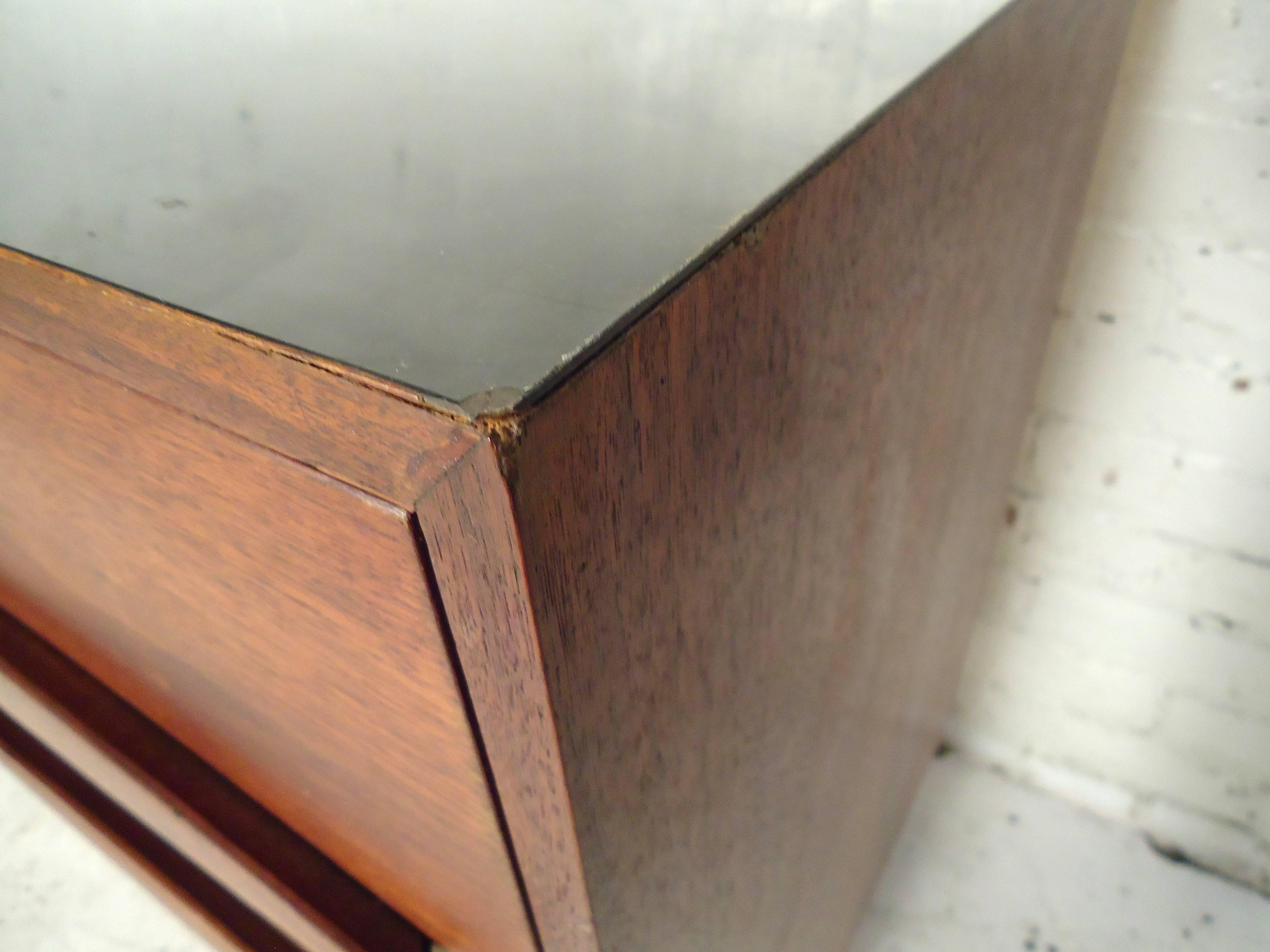 Mid-Century Modern Teak Cabinet In Good Condition In Brooklyn, NY