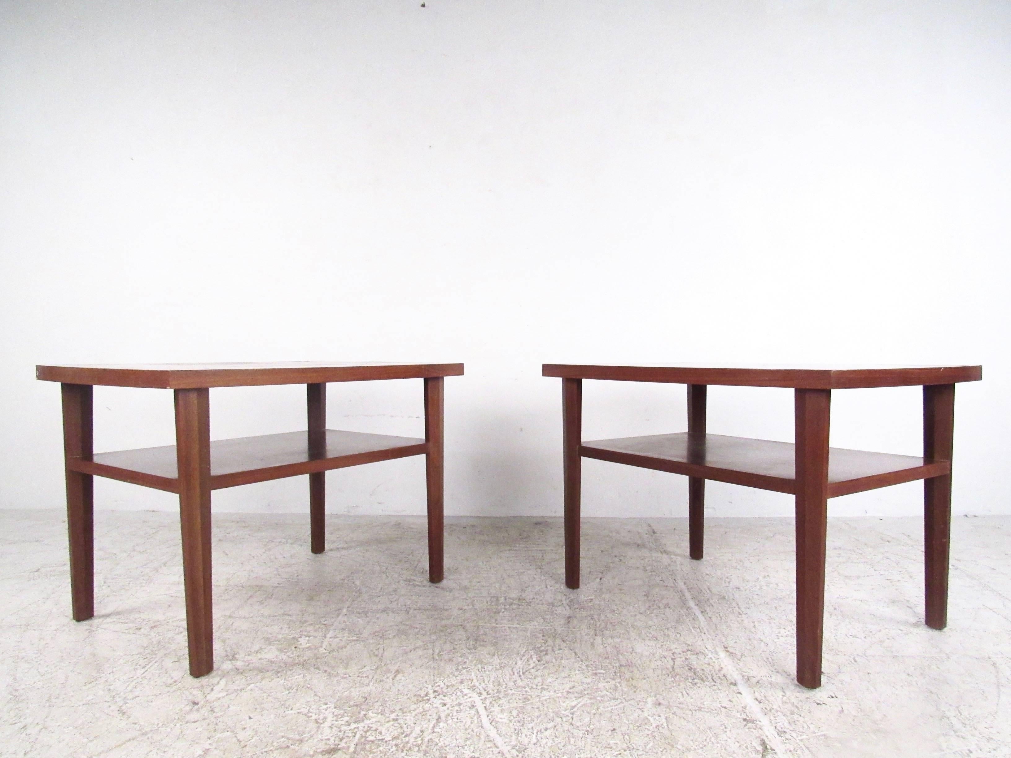 Mid-Century Modern Pair End Tables after George Nakashima for Widdicomb