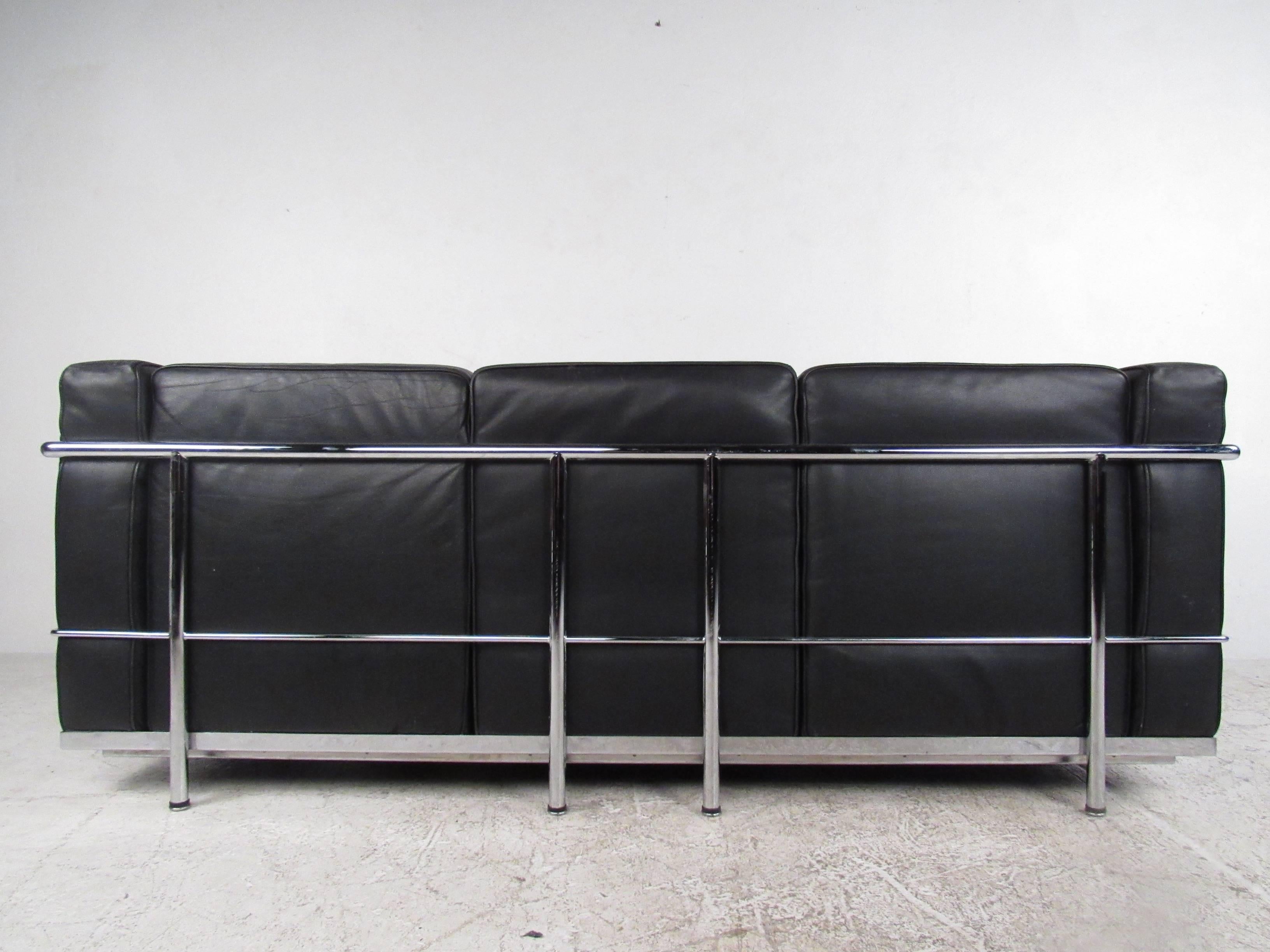 Pair of Le Corbusier Style Leather Sofas In Good Condition In Brooklyn, NY