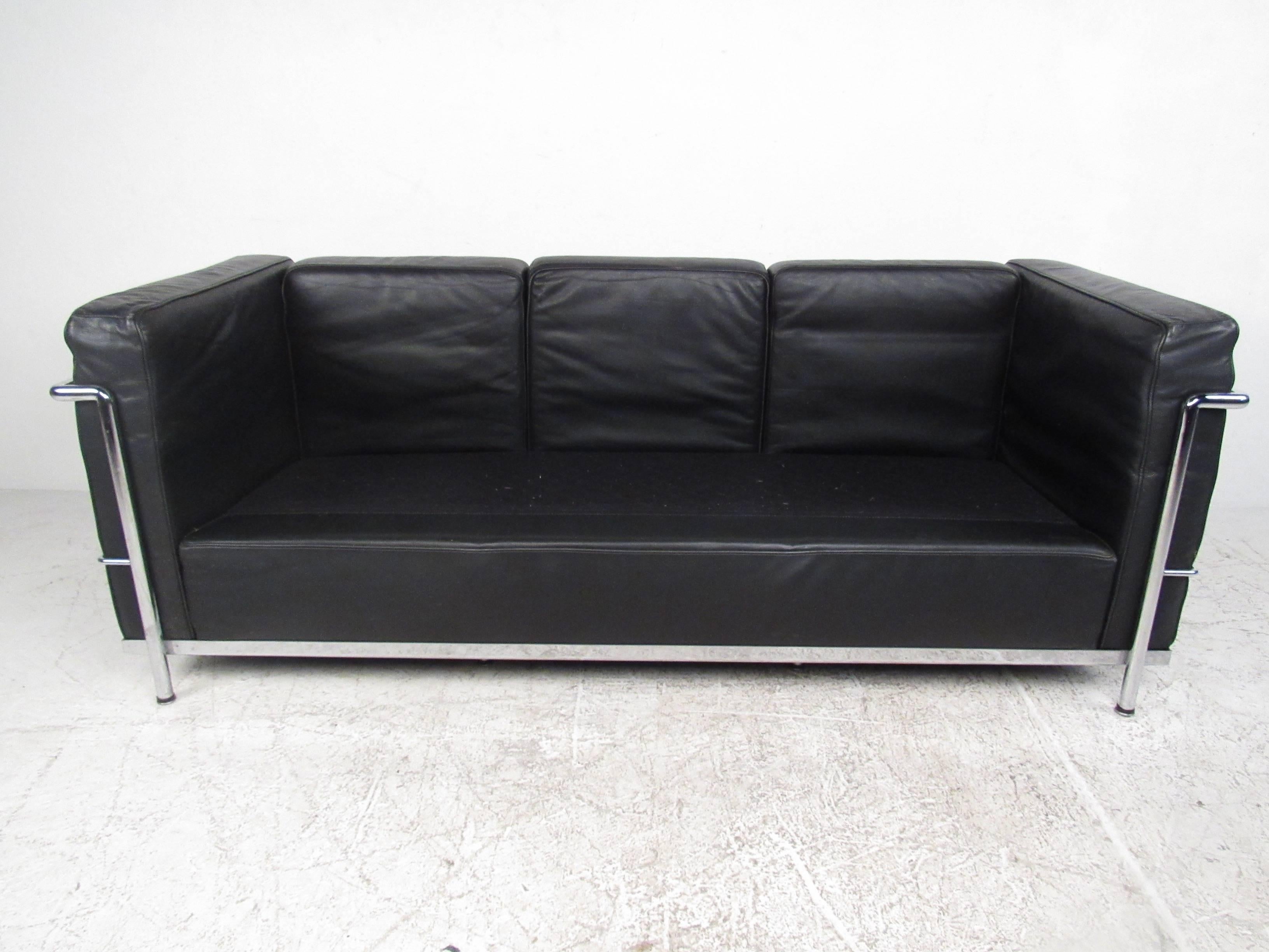 20th Century Pair of Le Corbusier Style Leather Sofas