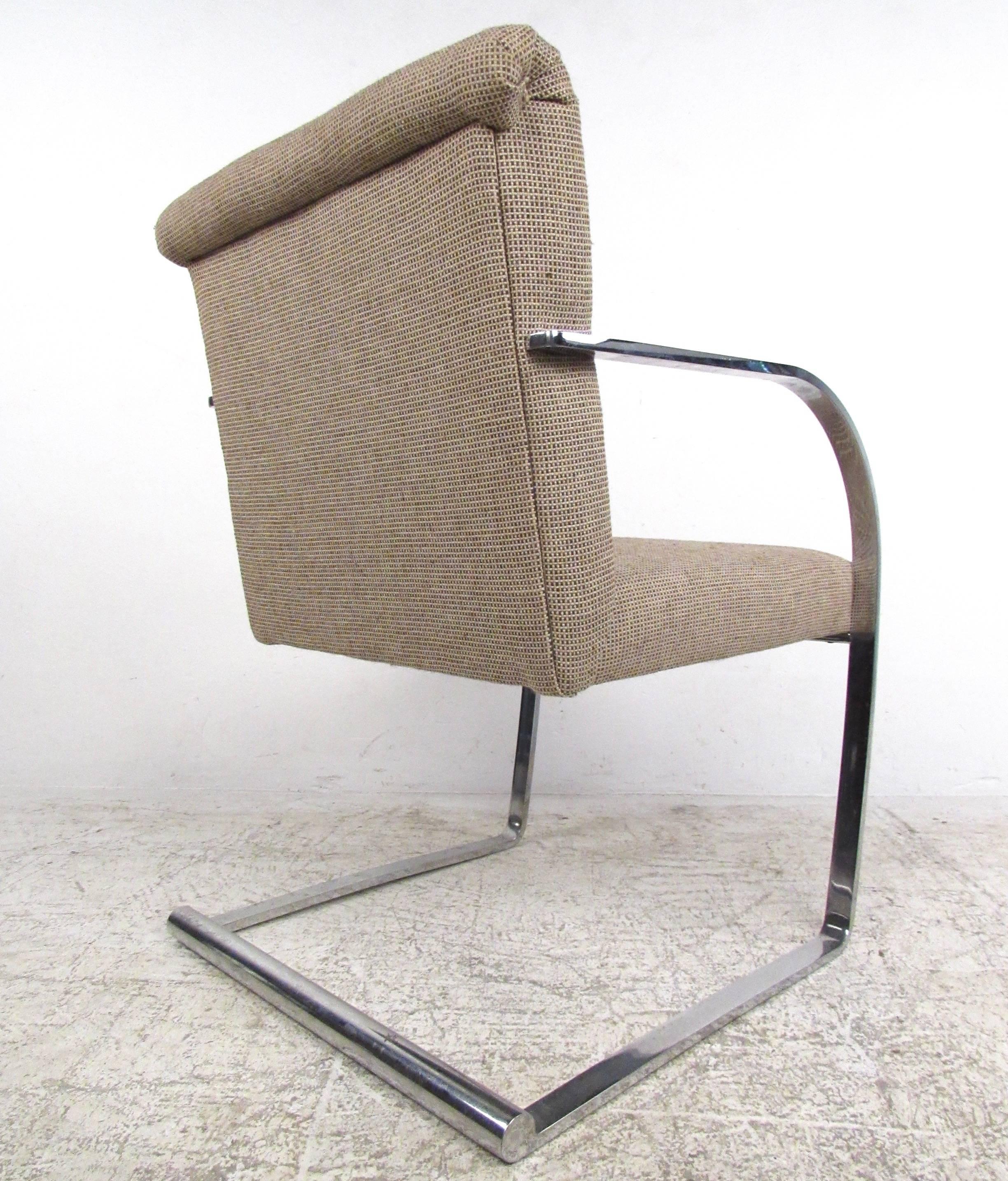 Mid-20th Century Set of Four Mid-Century Modern Knoll Style Brno Dining Chairs For Sale
