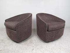Pair of Stylish Mid-Century Modern Barrel Back Lounge Chairs after Milo Baughman