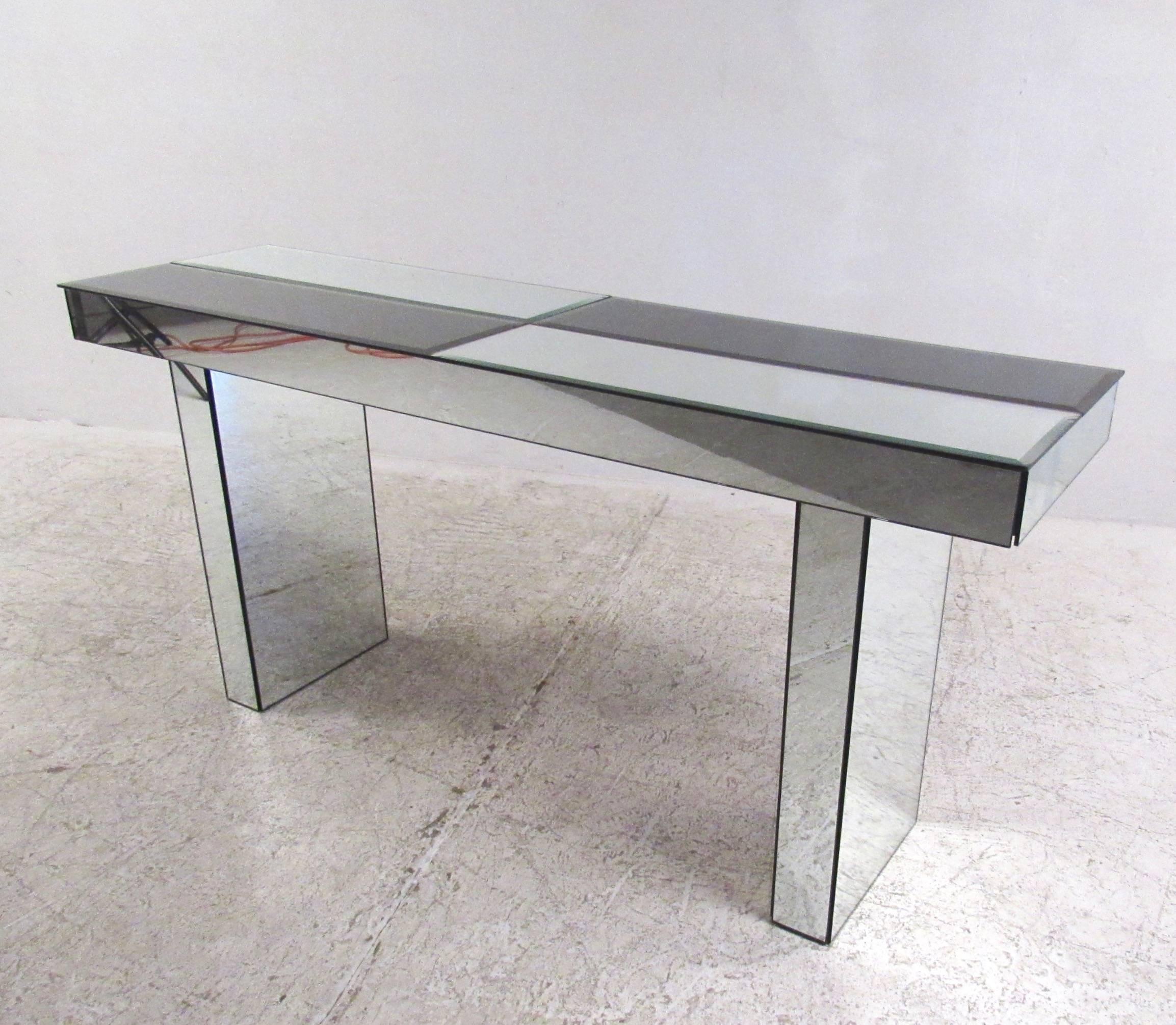 Américain Table console à miroir mi-siècle moderne en vente