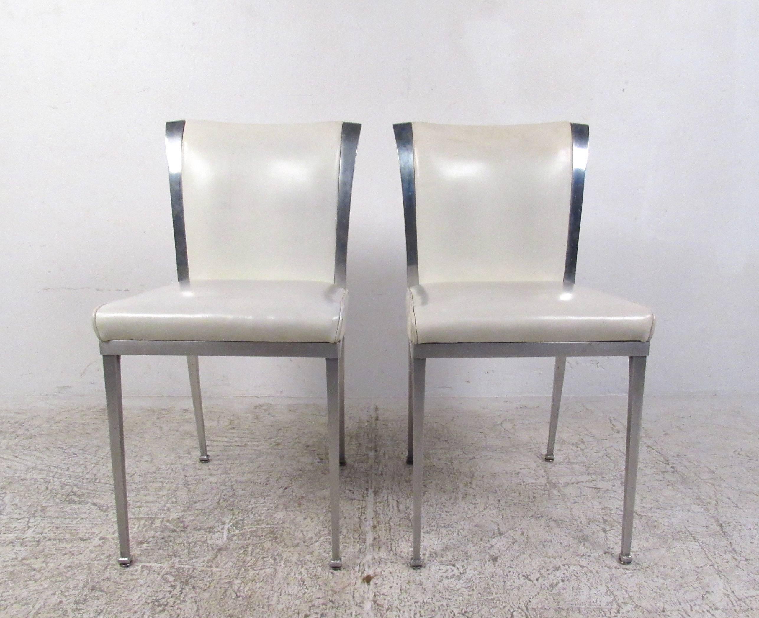 American Set of Four Mid-Century Modern Dining Chairs For Sale