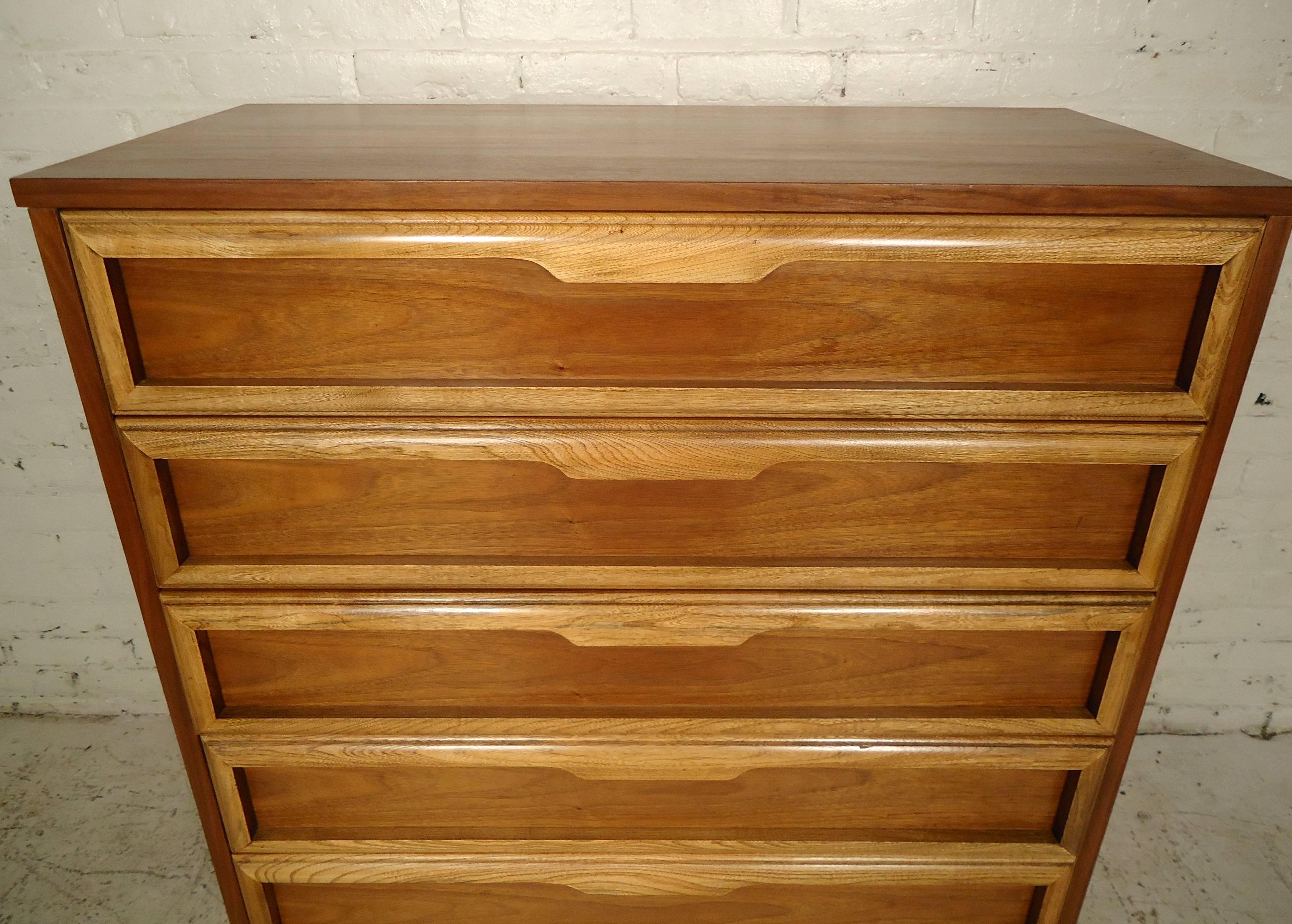 Mid-Century Modern Dresser from Bassett 1