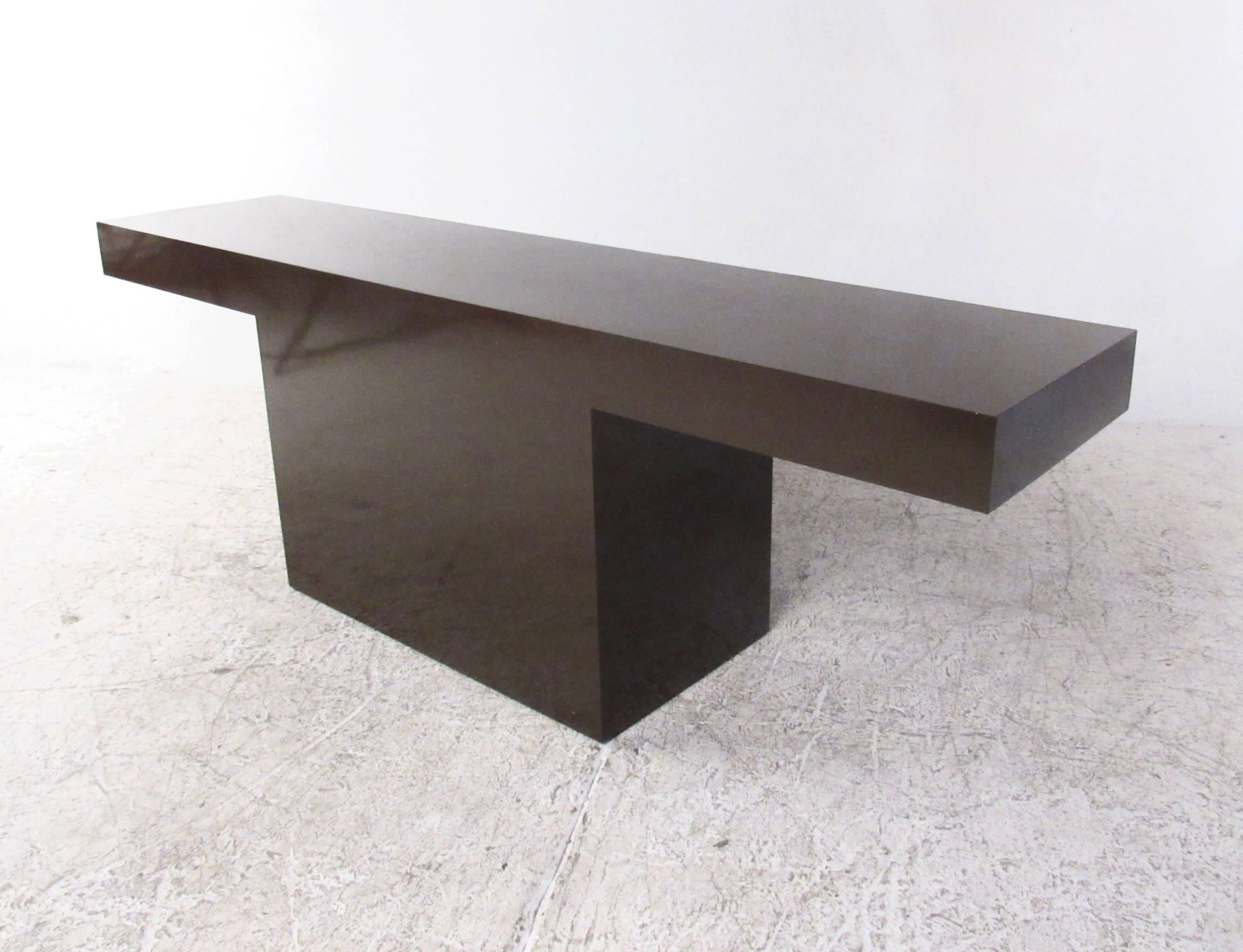 Mid-Century Milo Baughman Console Table with Matching Benches In Good Condition In Brooklyn, NY