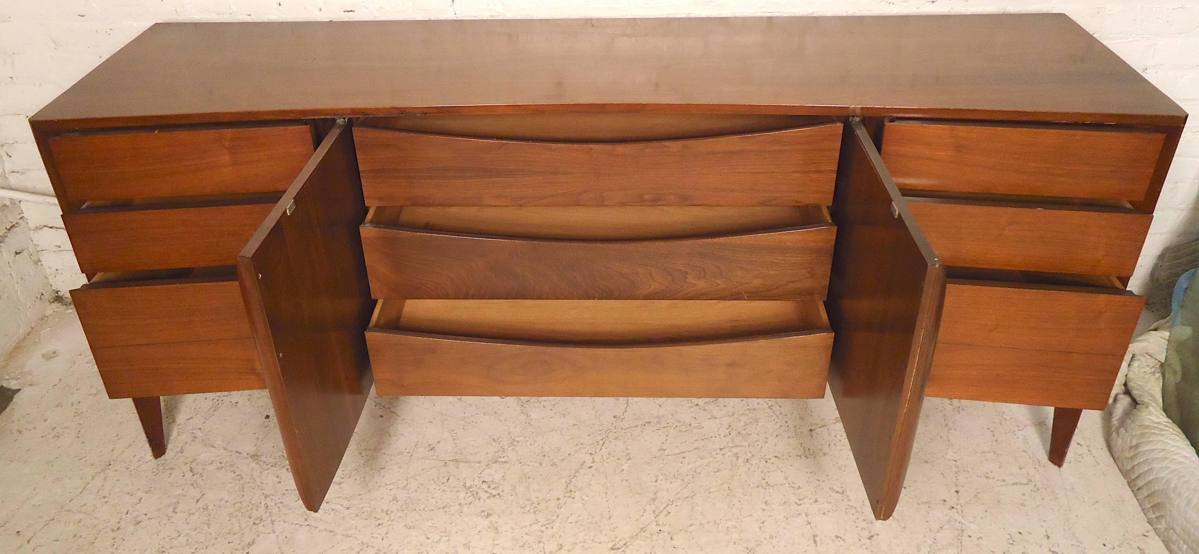 Impressive Mid-Century Modern Bedroom Set In Good Condition In Brooklyn, NY