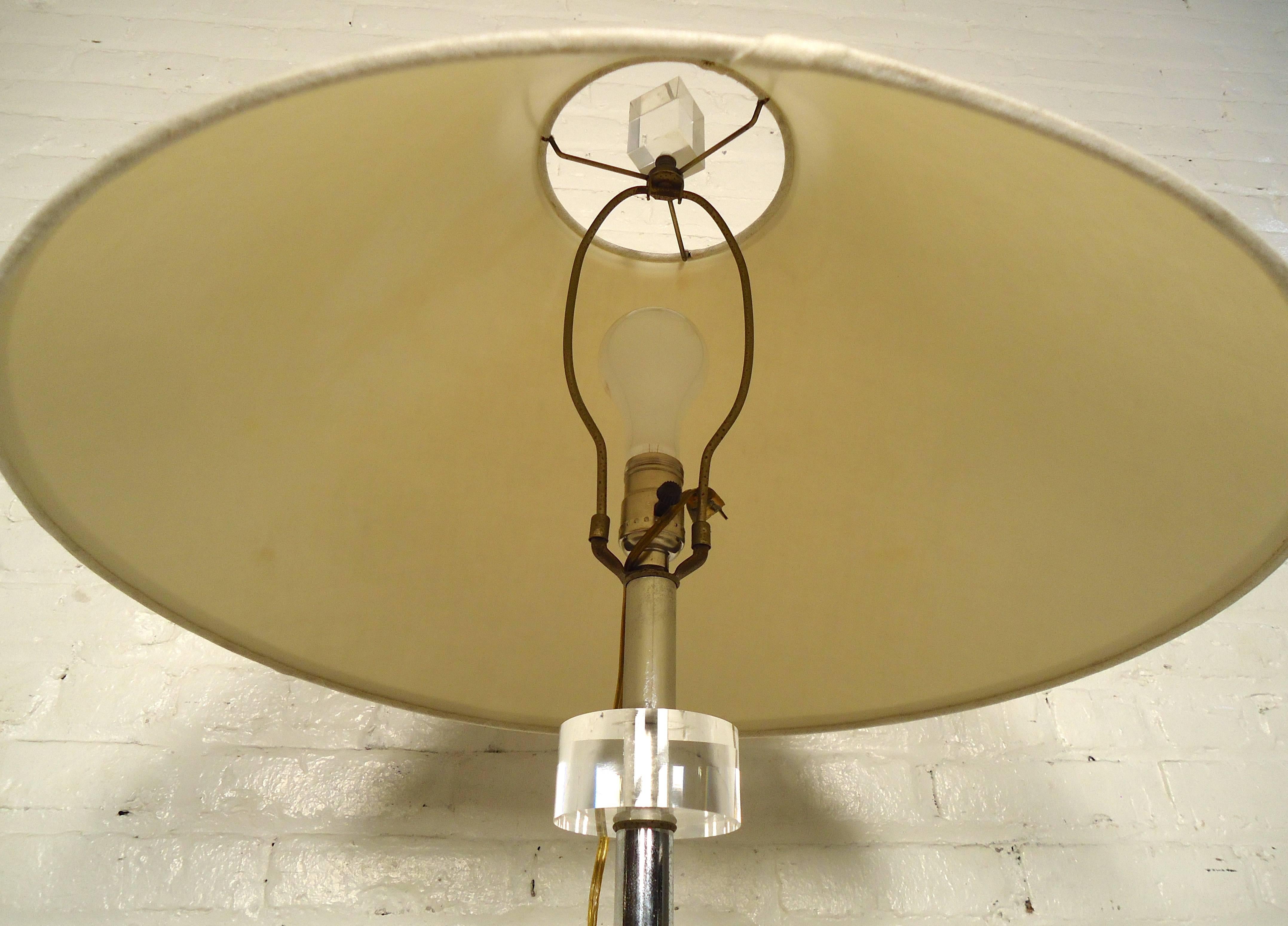 Mid-Century Lucite Floor Lamp 2