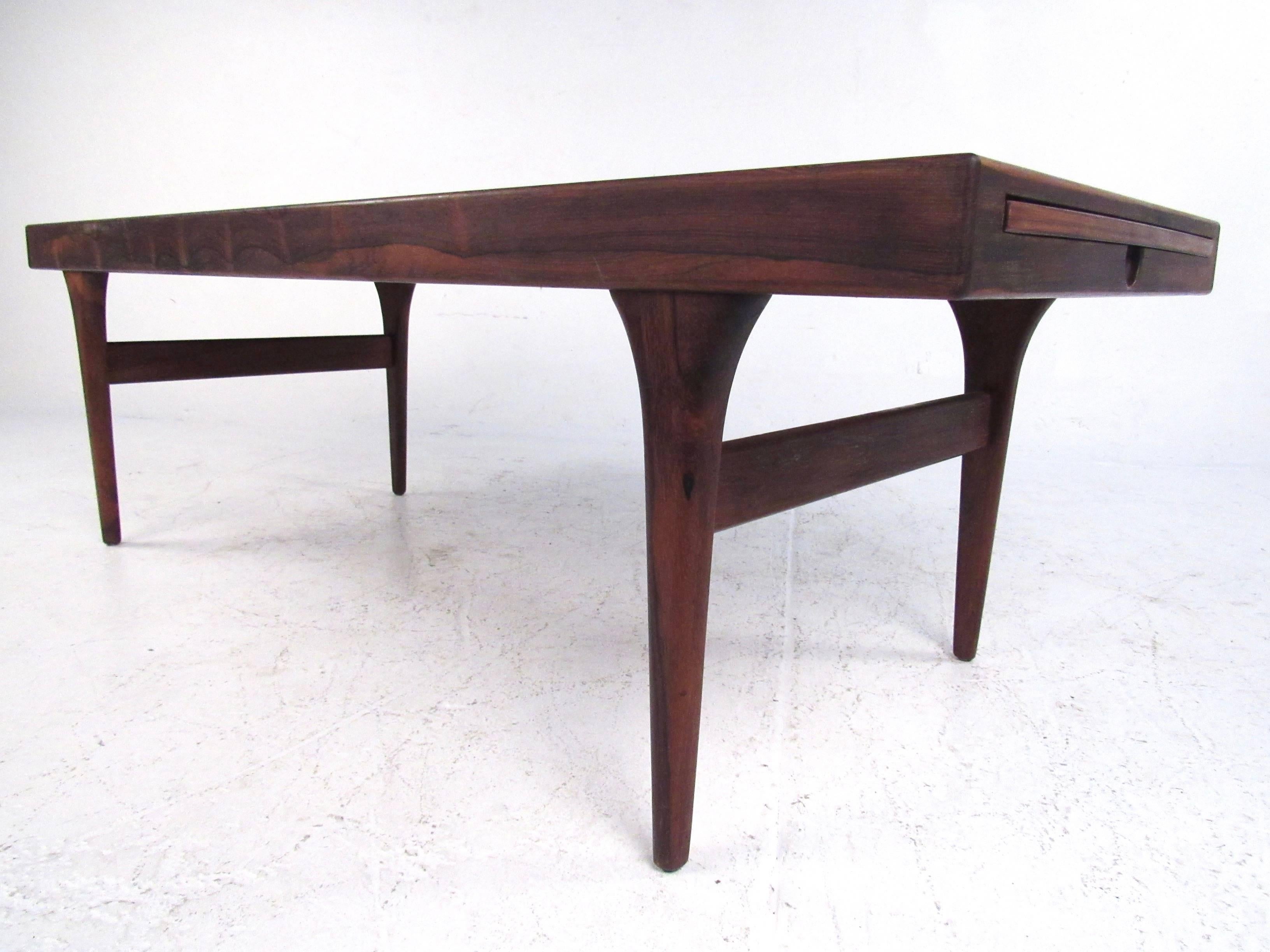 Draw Leaf Rosewood Coffee Table by Johannes Andersen For Sale 2