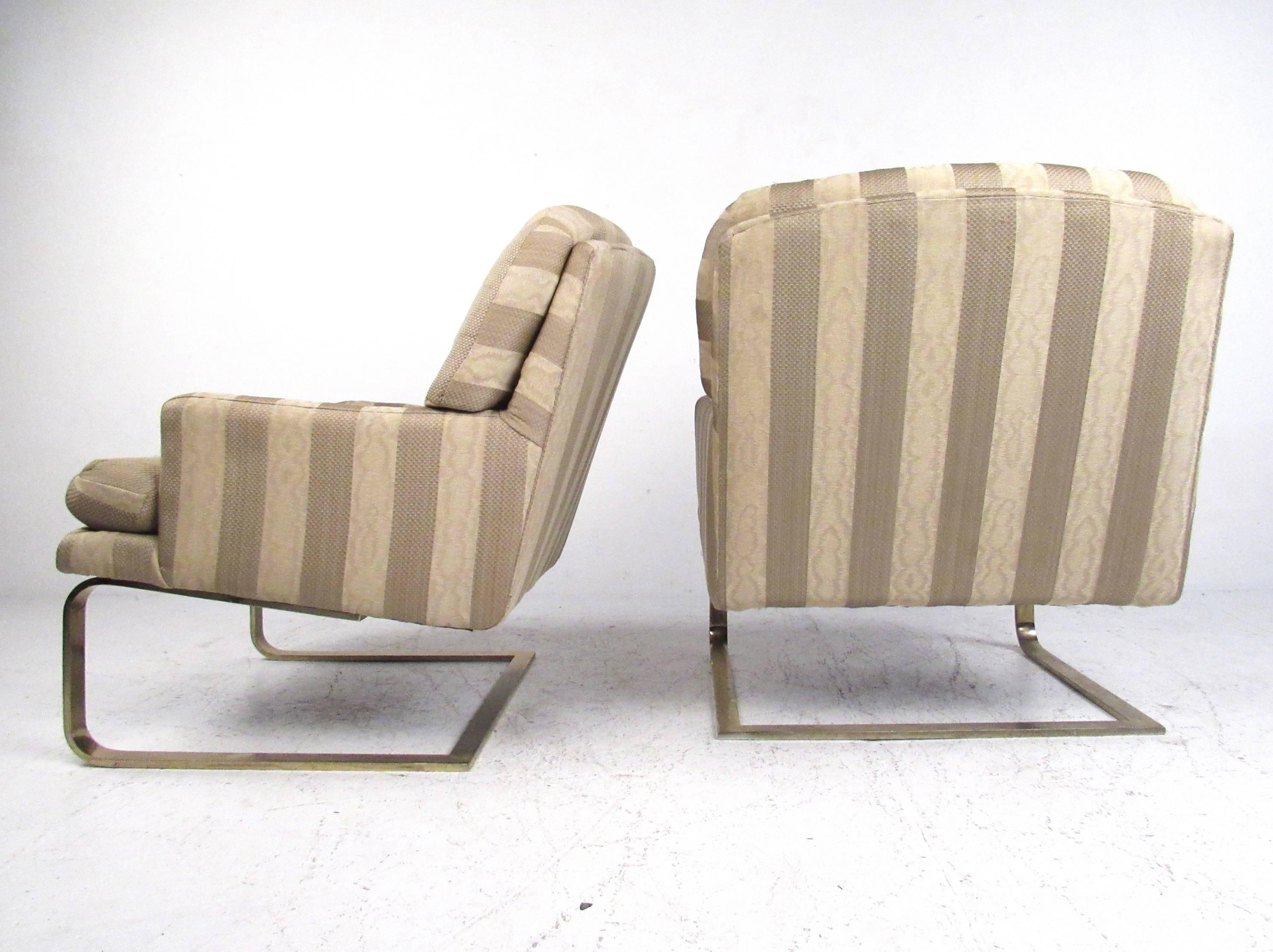 American Pair of Mid-Century Modern Cantilever Lounge Chairs by Selig