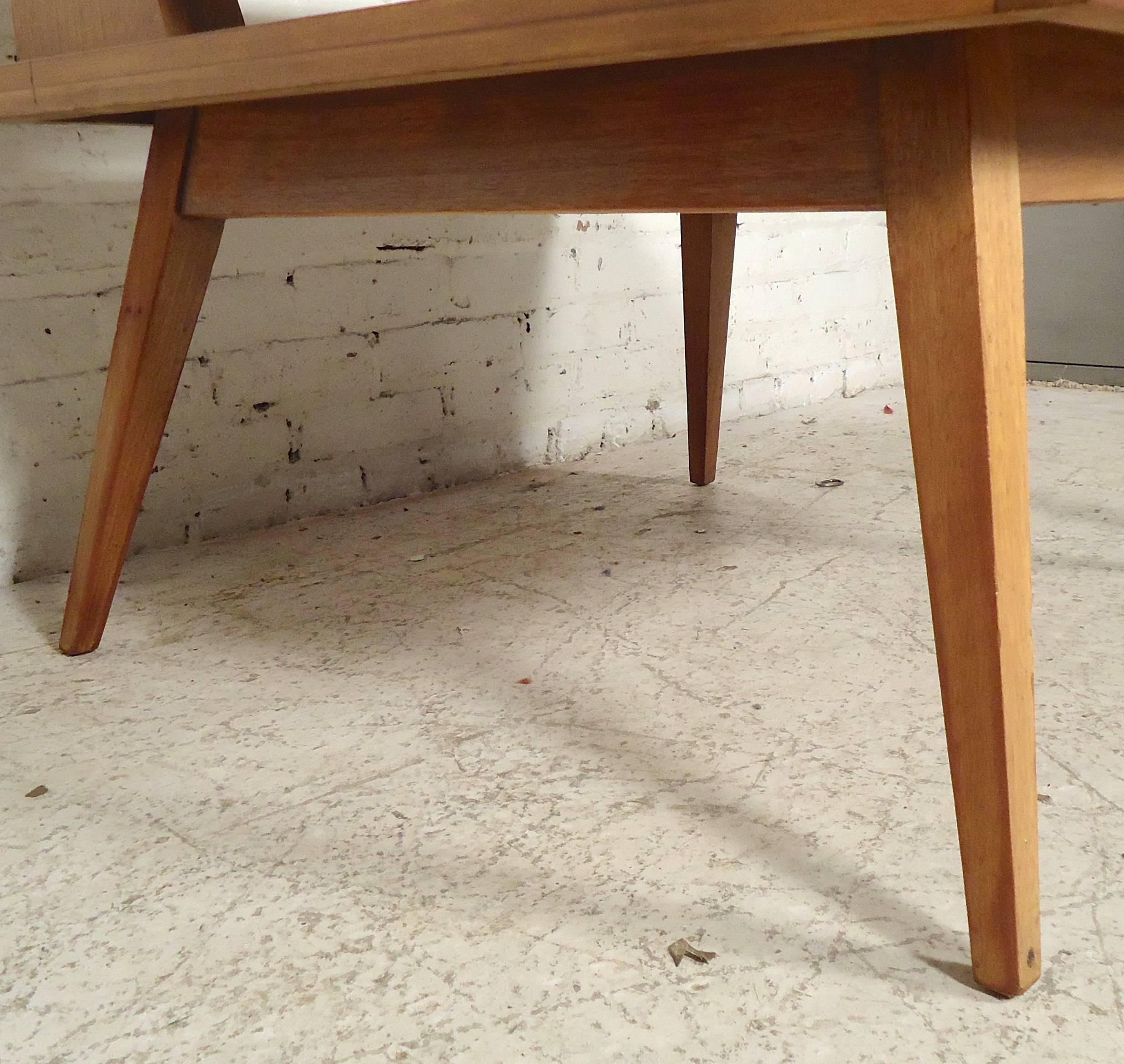 Mid-Century Two-Tier Coffee Table In Good Condition In Brooklyn, NY