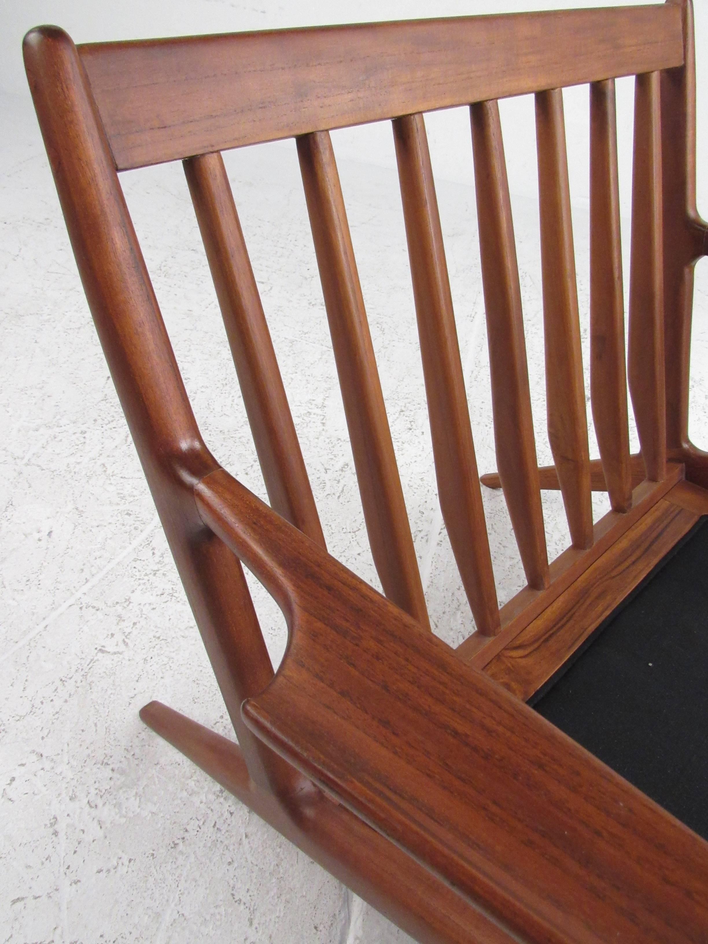 Pair of Poul Jensen Style Teak Lounge Chairs 2
