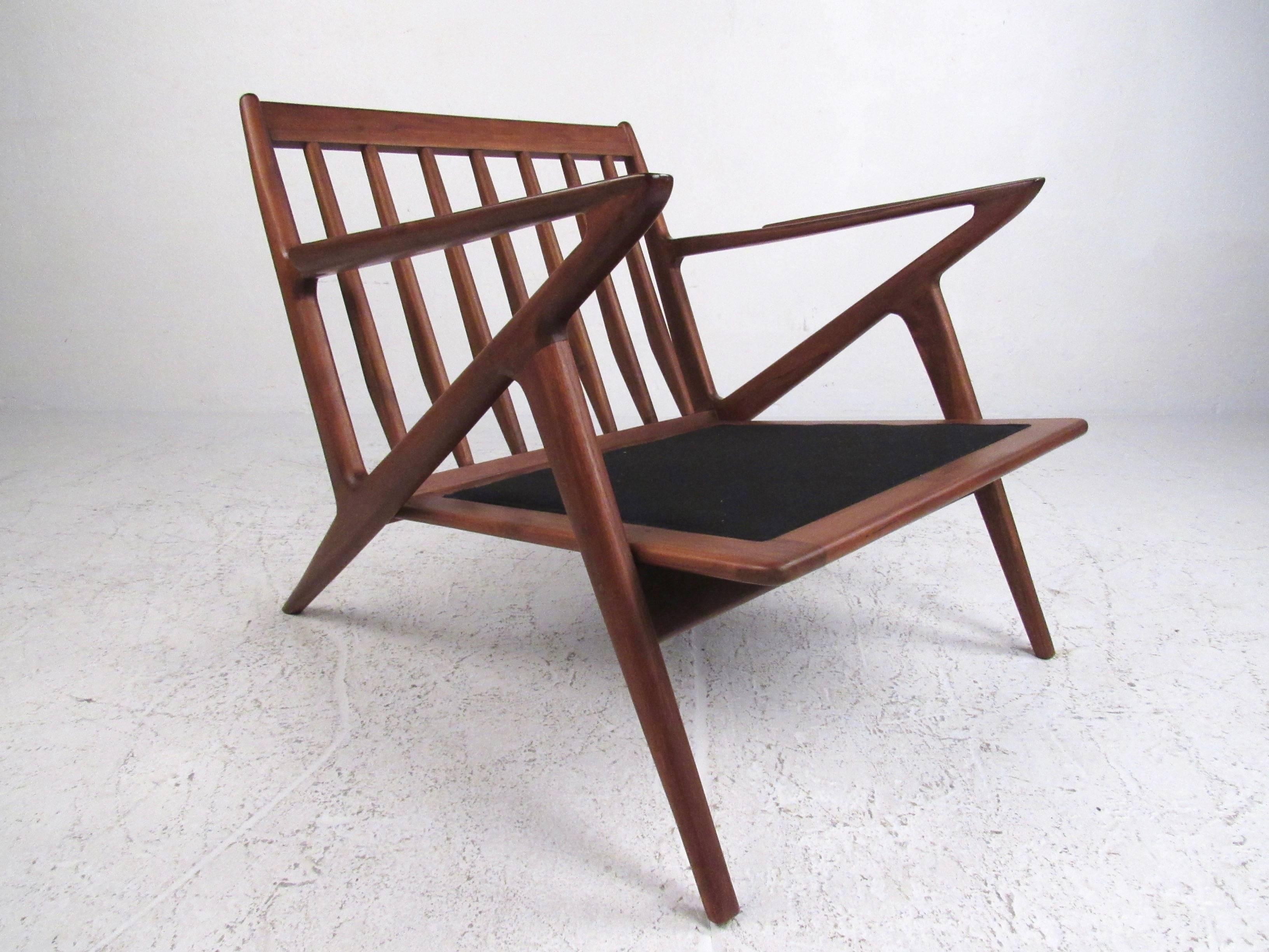 Pair of Poul Jensen Style Teak Lounge Chairs In Good Condition In Brooklyn, NY