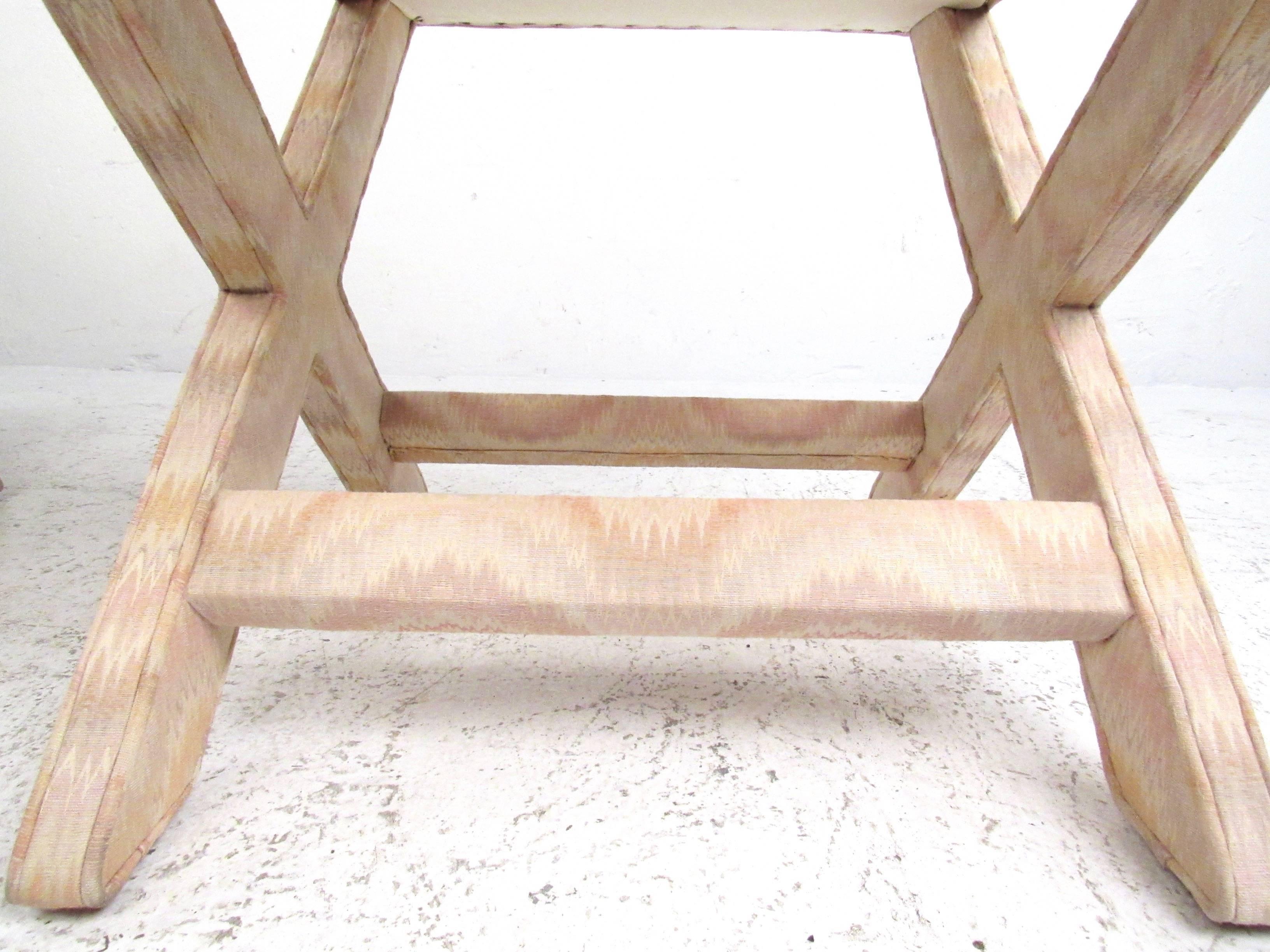 Coppia di panche in stile Billy Baldwin con base a 