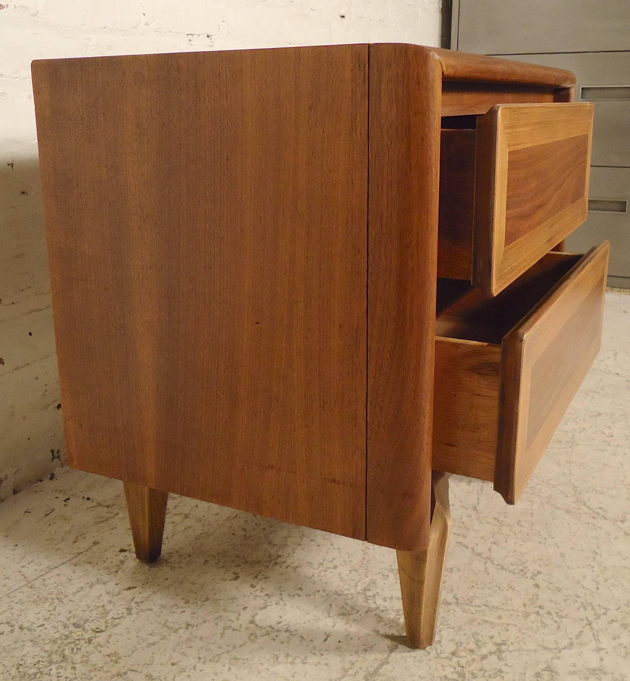 Single Mid-Century Nightstand In Good Condition In Brooklyn, NY