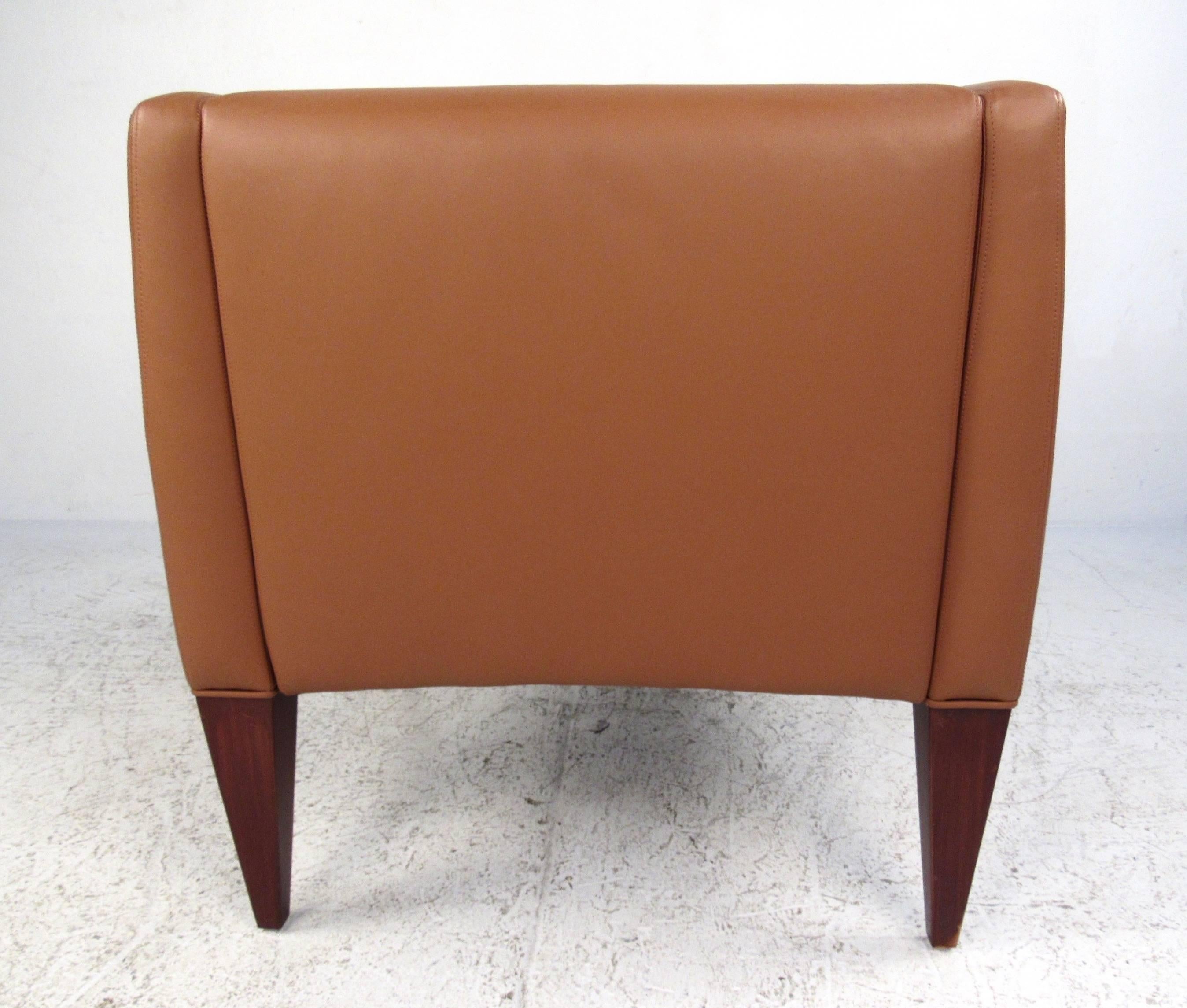 modern leather club chairs