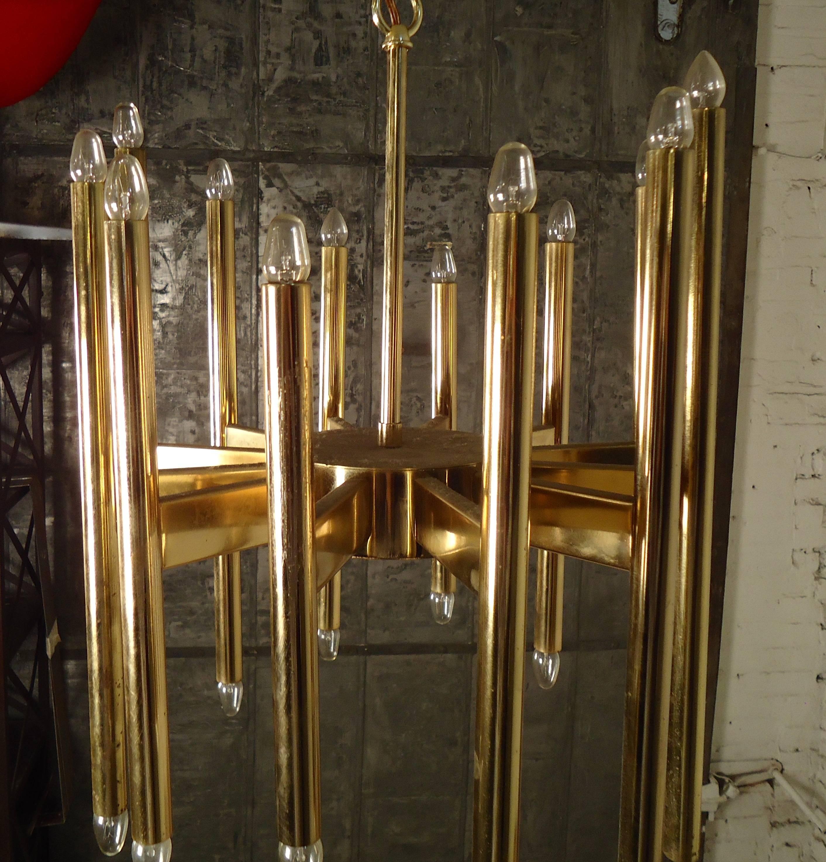 Mid-Century Sciolari Brass Chandelier In Good Condition In Brooklyn, NY