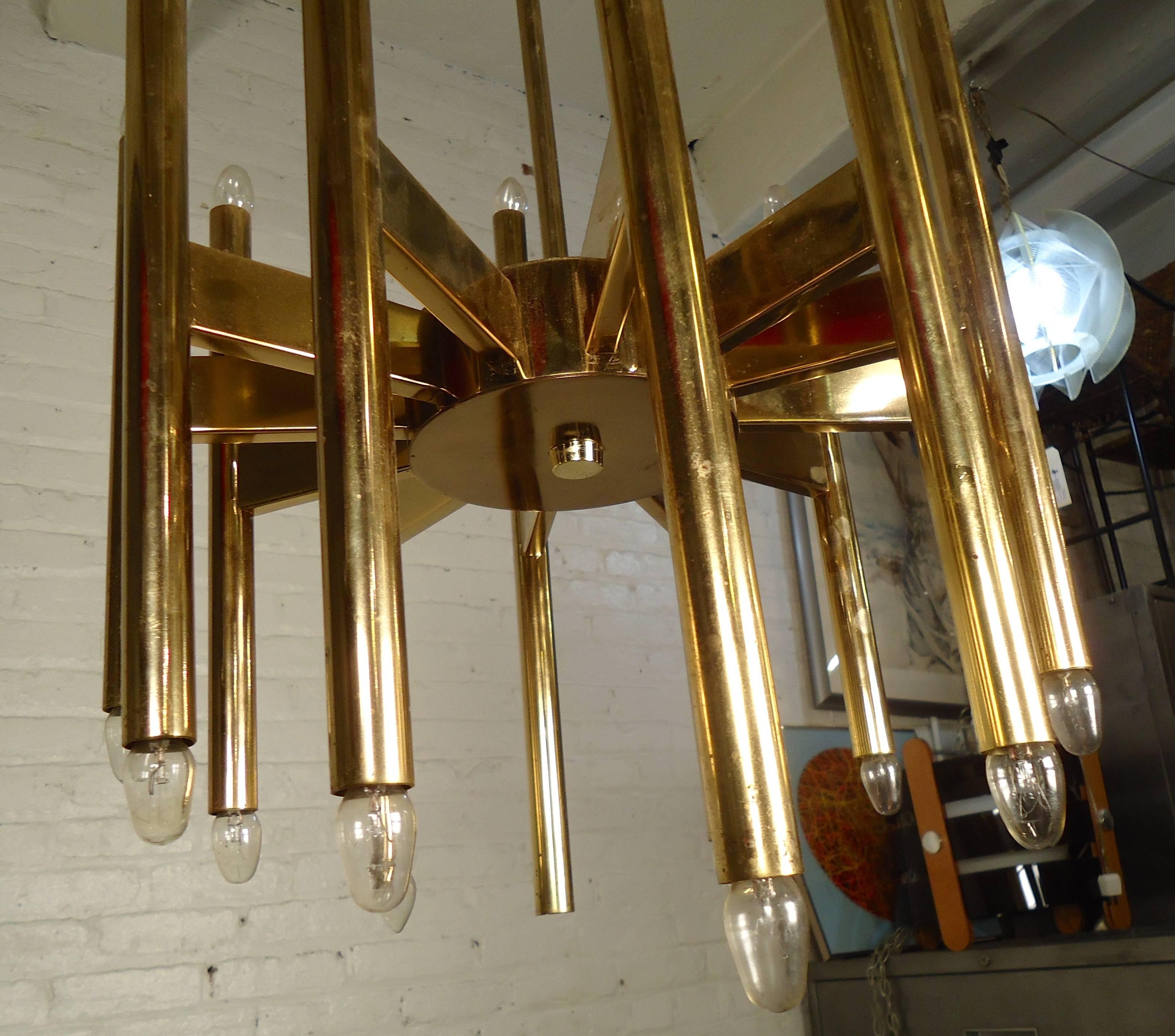 Mid-Century Sciolari Brass Chandelier 1